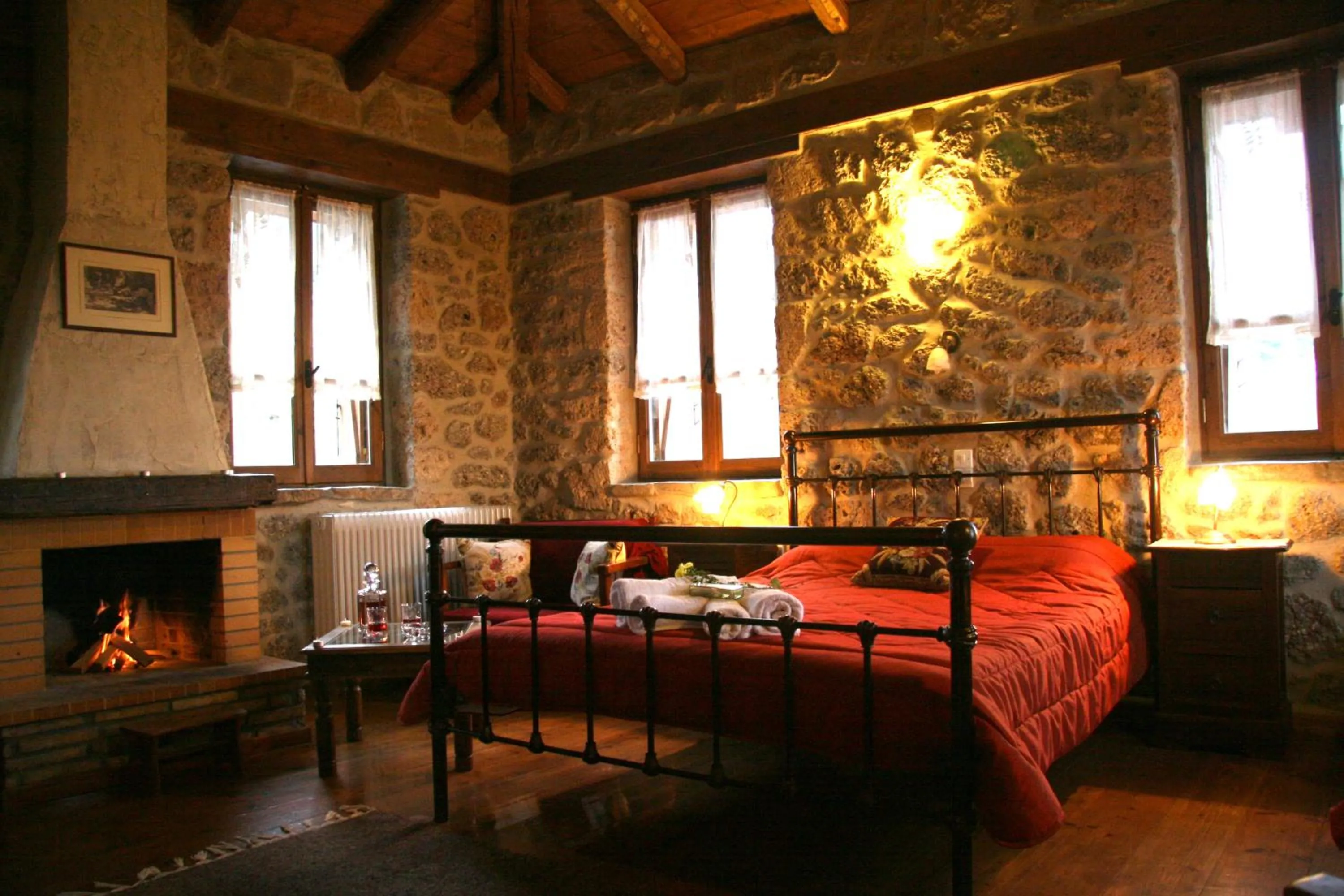 Bed in Pigi Tarlampa Hotel