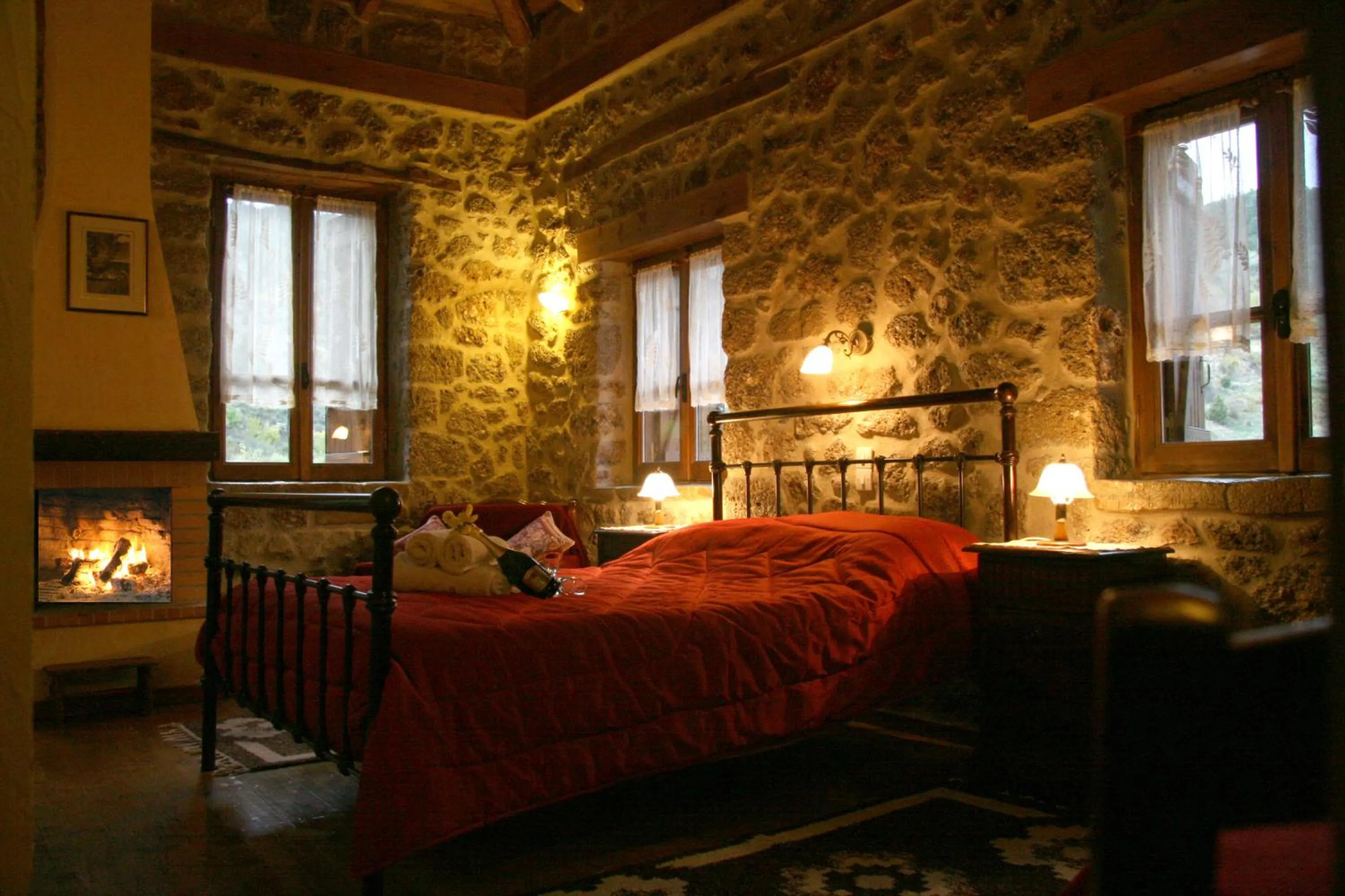 Bed in Pigi Tarlampa Hotel