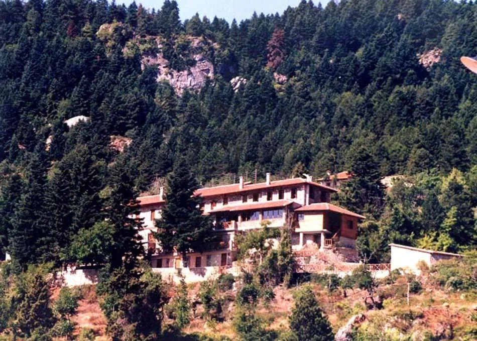 Facade/entrance in Pigi Tarlampa Hotel