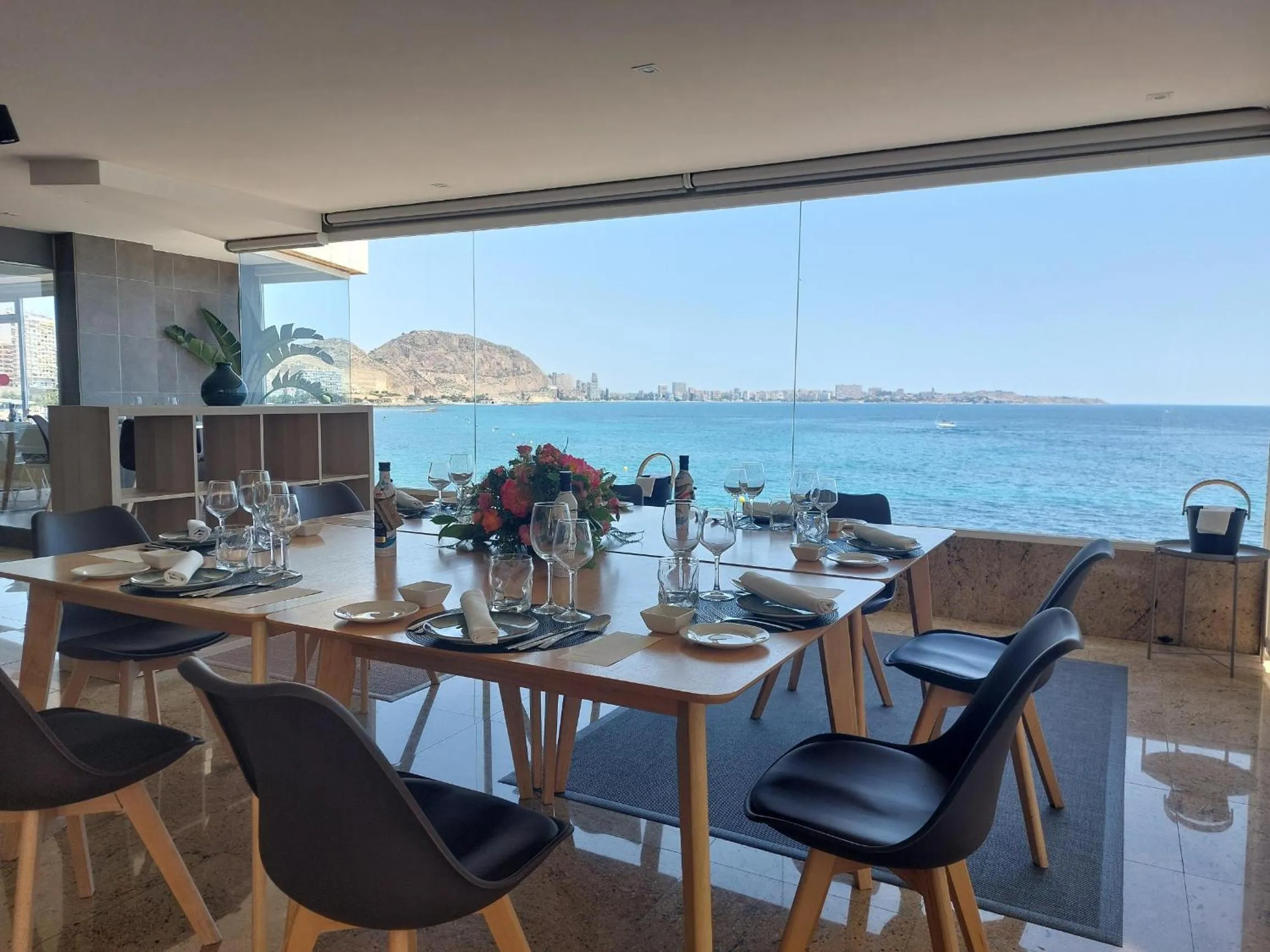 Restaurant/places to eat in Suites del Mar by Melia