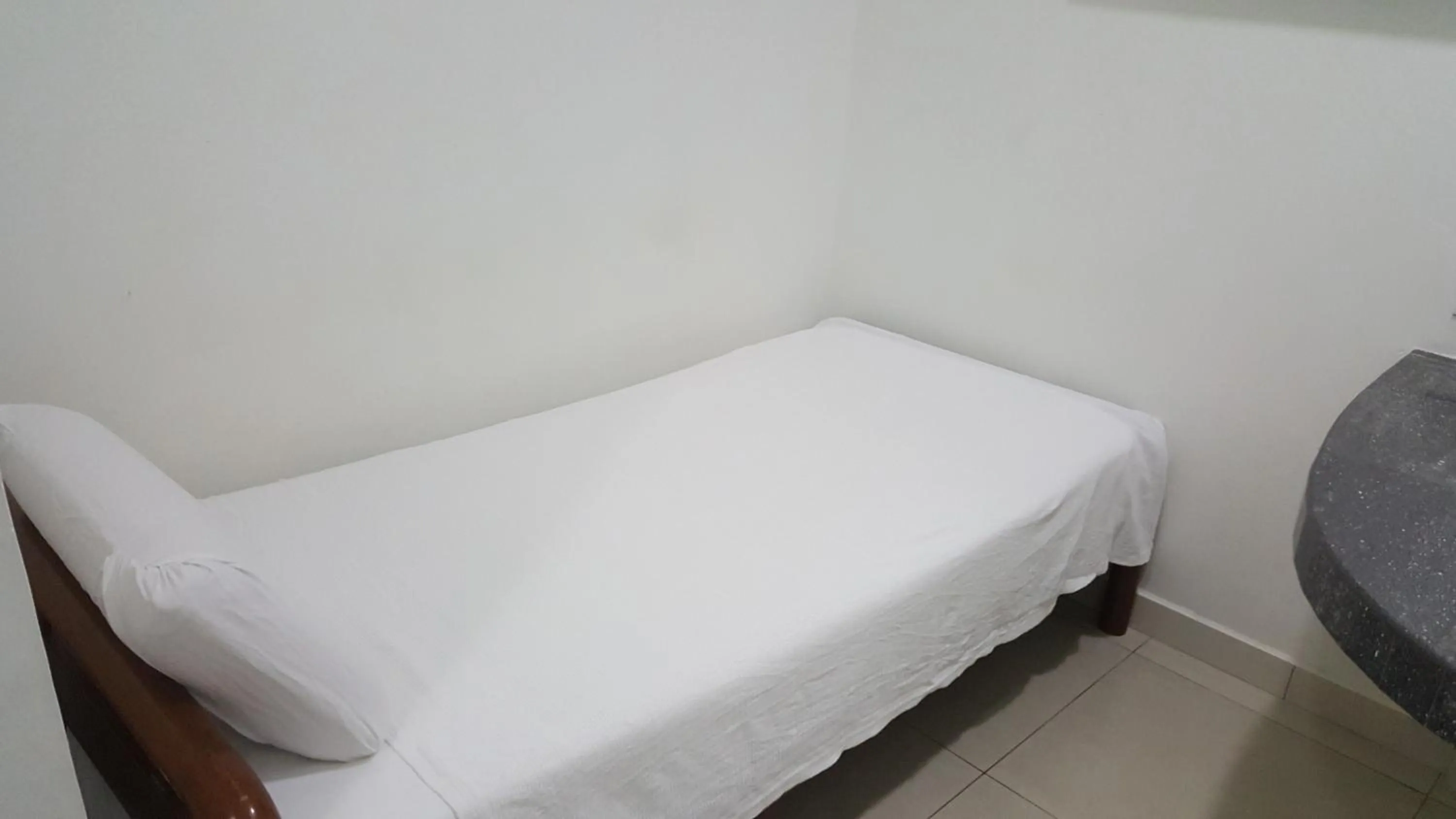 Bed in Hotel Paka INN