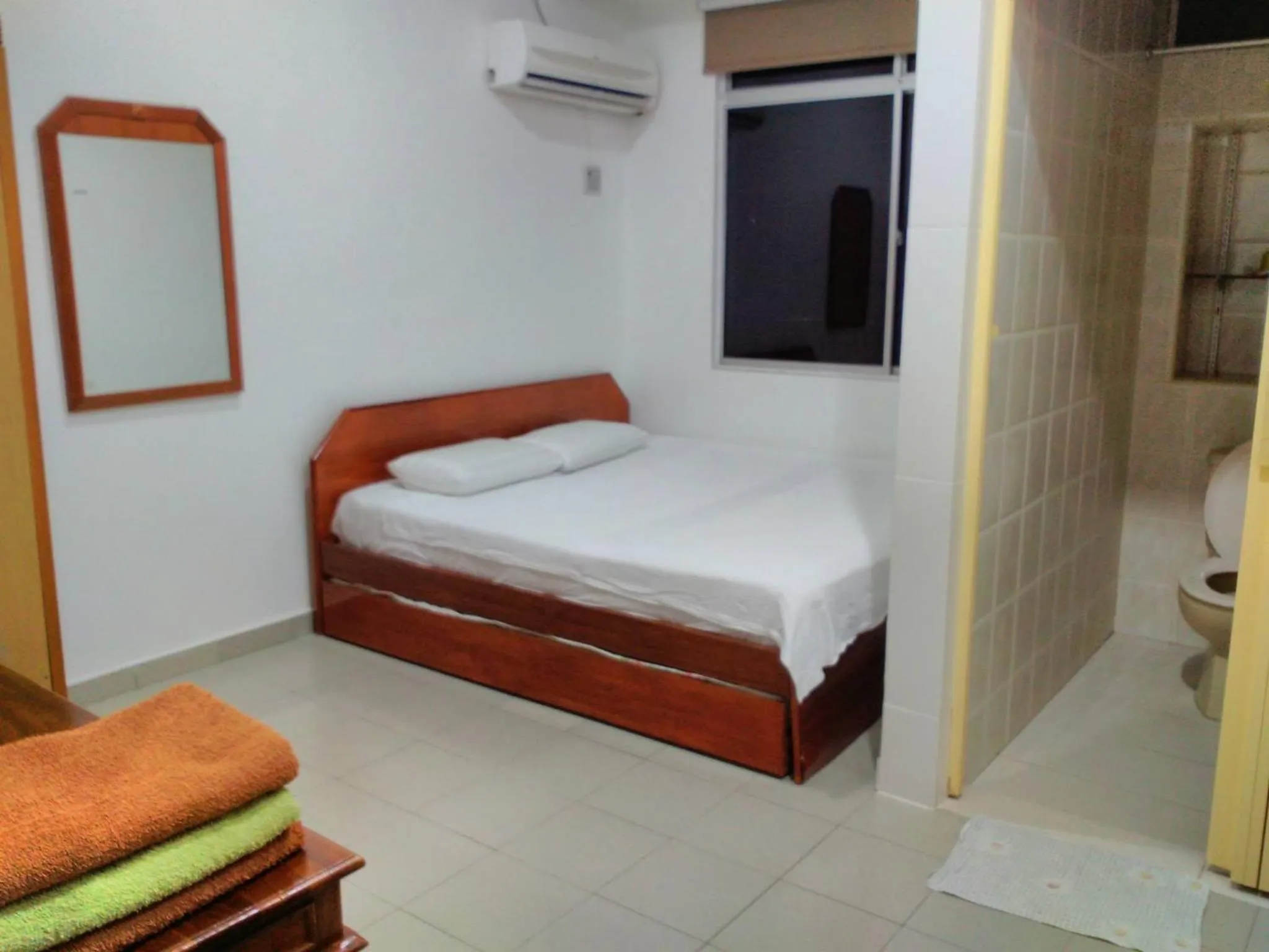 Bathroom, Bed in Hotel Paka INN