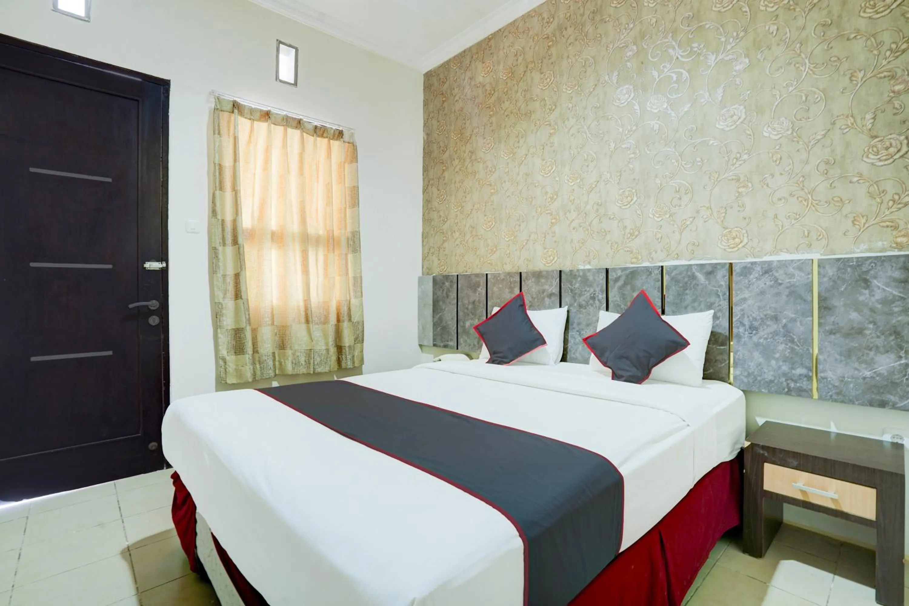 Bedroom, Bed in Hotel O Padang City Center Near Pantai Padang Formerly D'Dhave Hotel