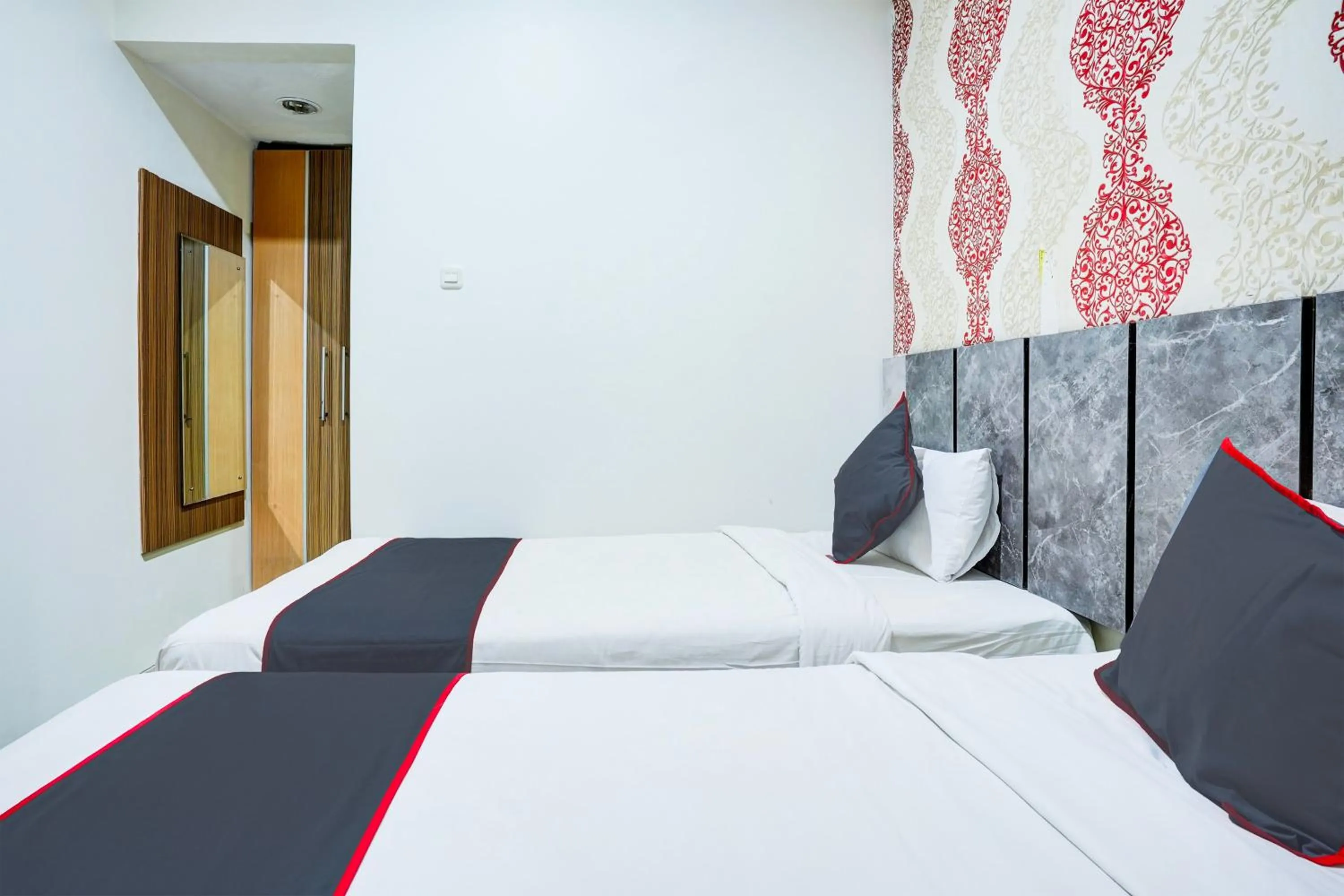 Bedroom, Bed in Hotel O Padang City Center Near Pantai Padang Formerly D'Dhave Hotel