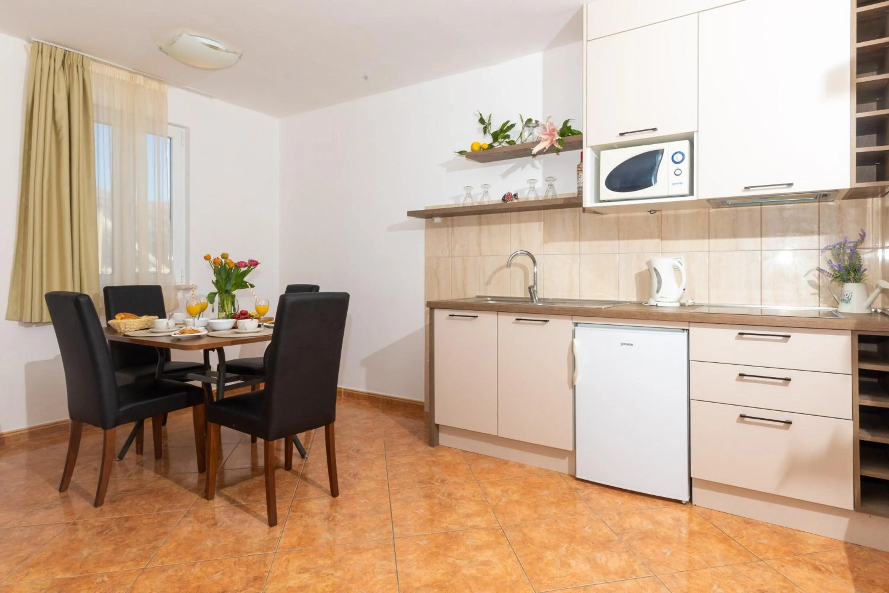 Kitchen or kitchenette in Villa Erna