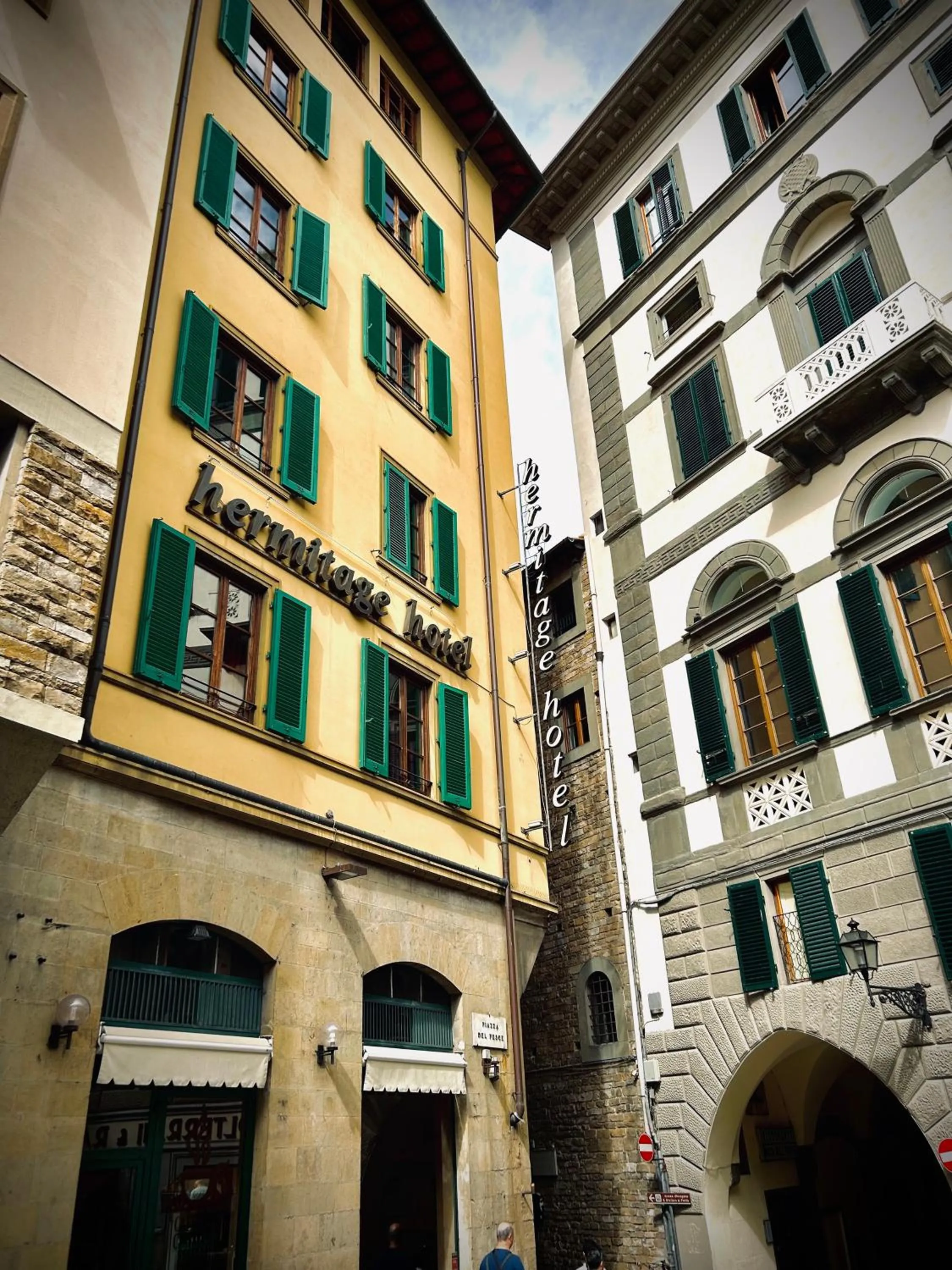 Property building in Hotel Hermitage