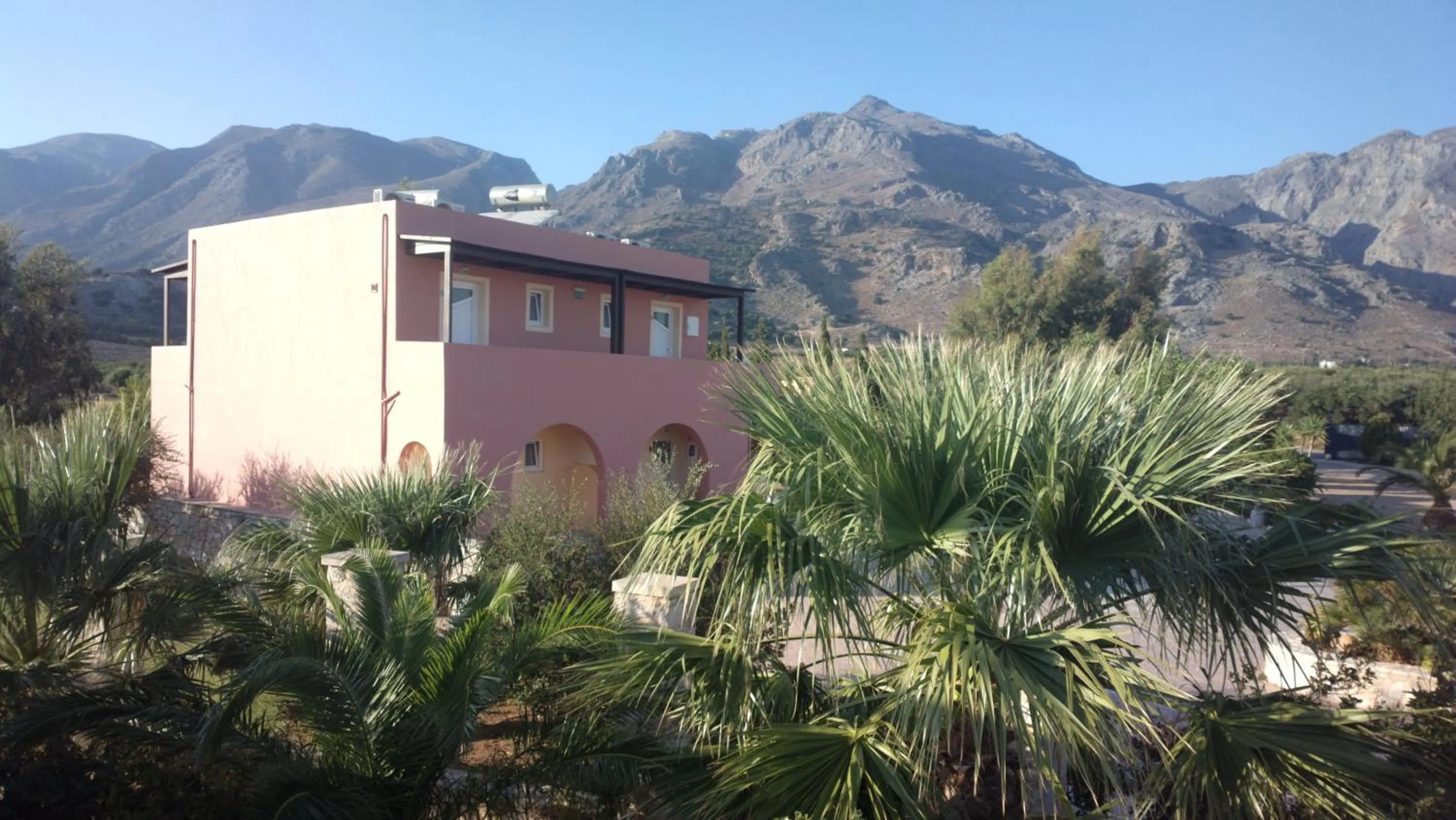 Facade/entrance in Kallicrates Village