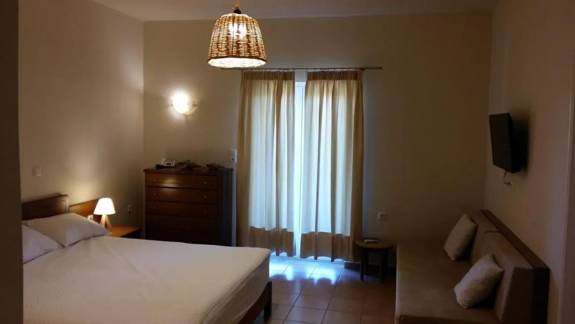 Photo of the whole room, Bed in Kallicrates Village