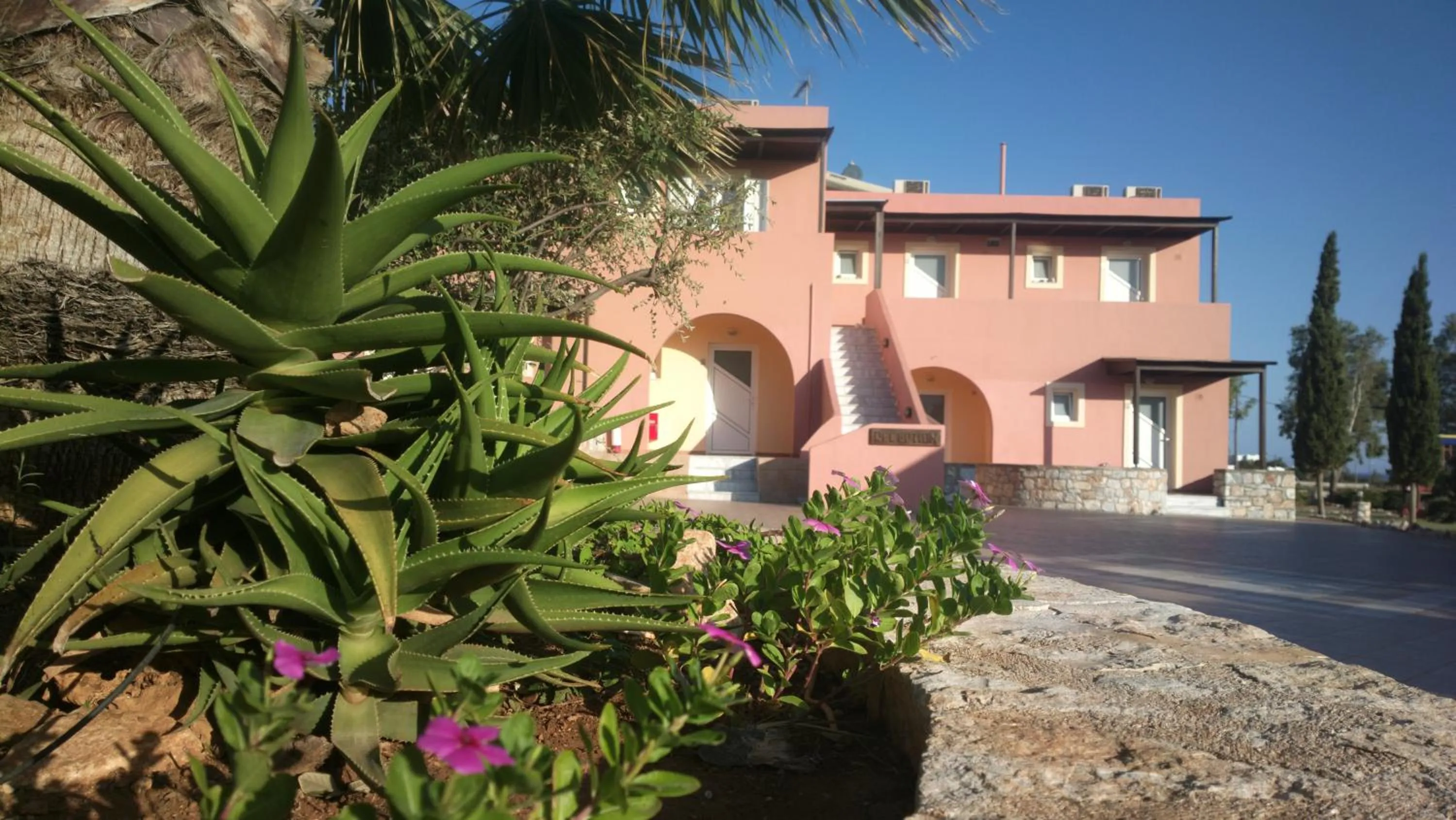 Facade/entrance in Kallicrates Village