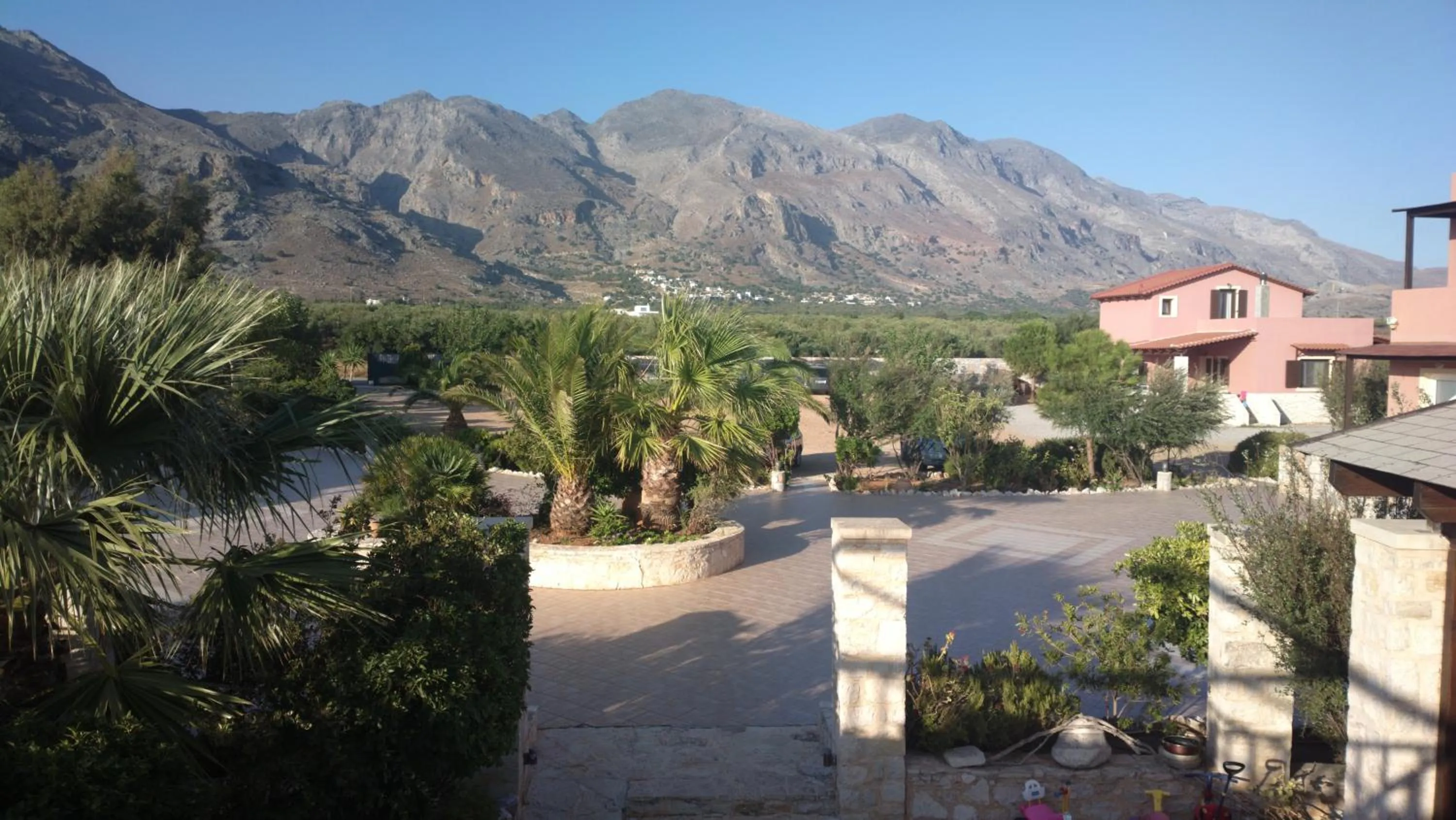 Facade/entrance in Kallicrates Village