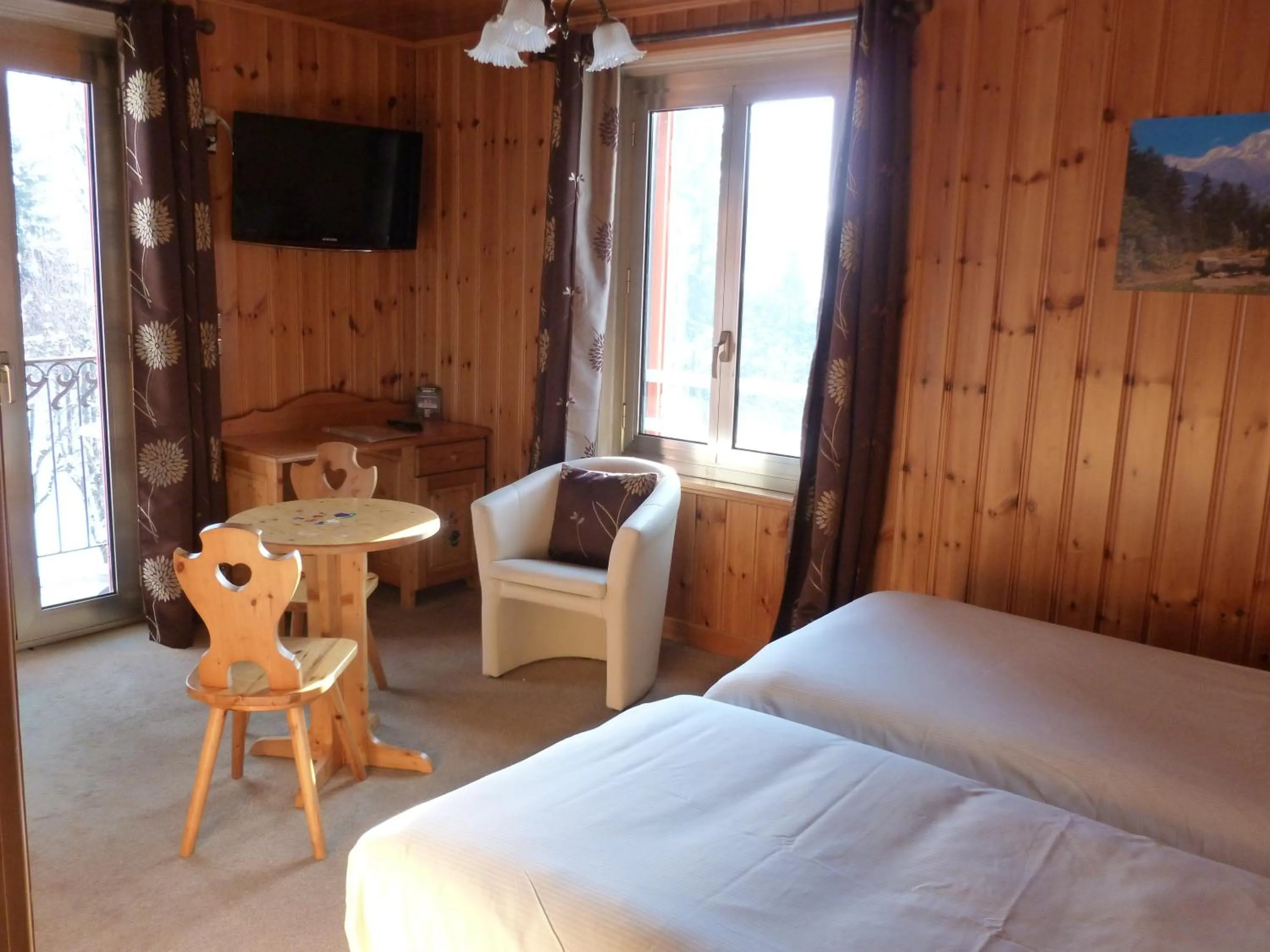 Bedroom, Bed in Aiguille du Midi - Hôtel & Restaurant