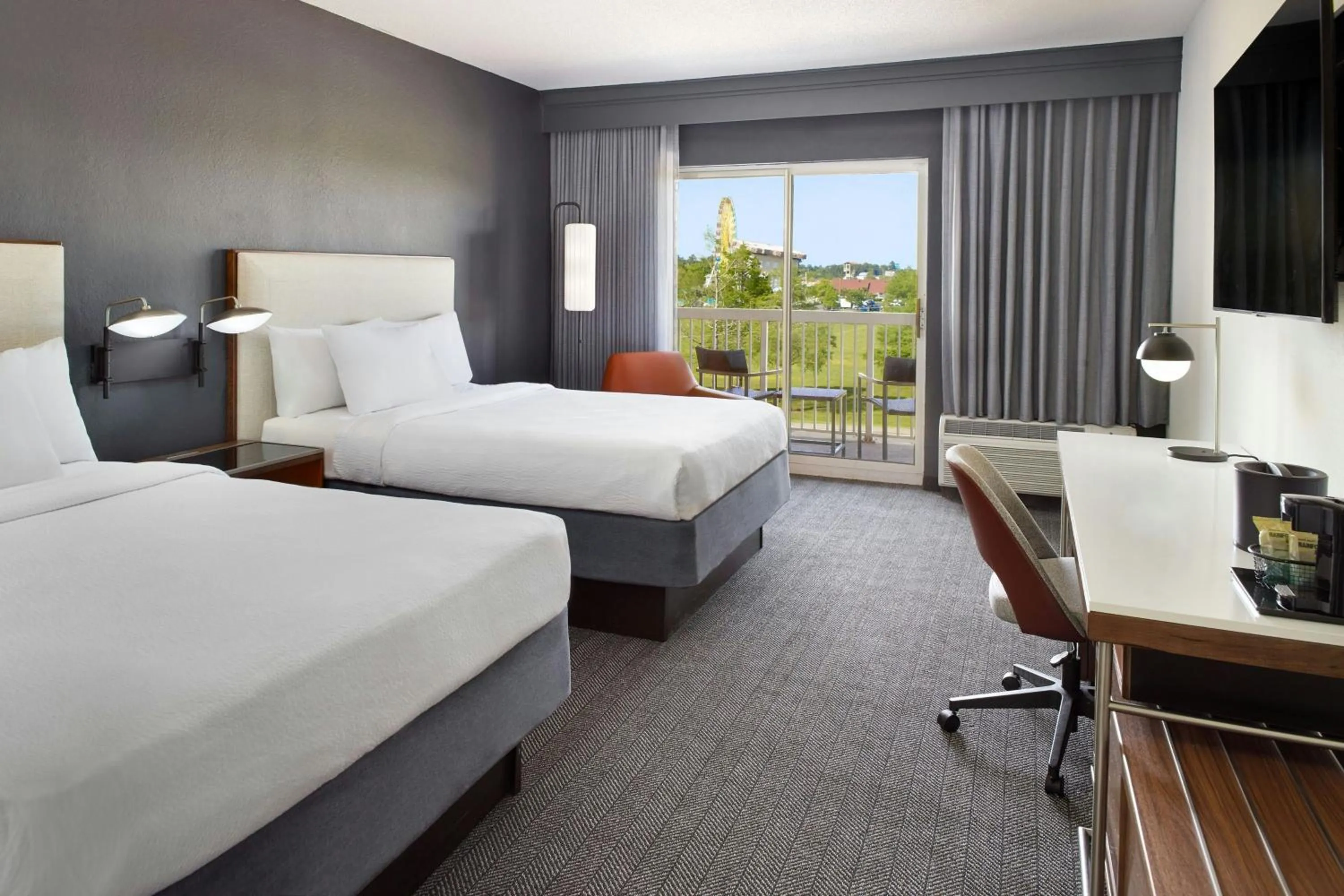 Photo of the whole room, Bed in Courtyard by Marriott Myrtle Beach Broadway