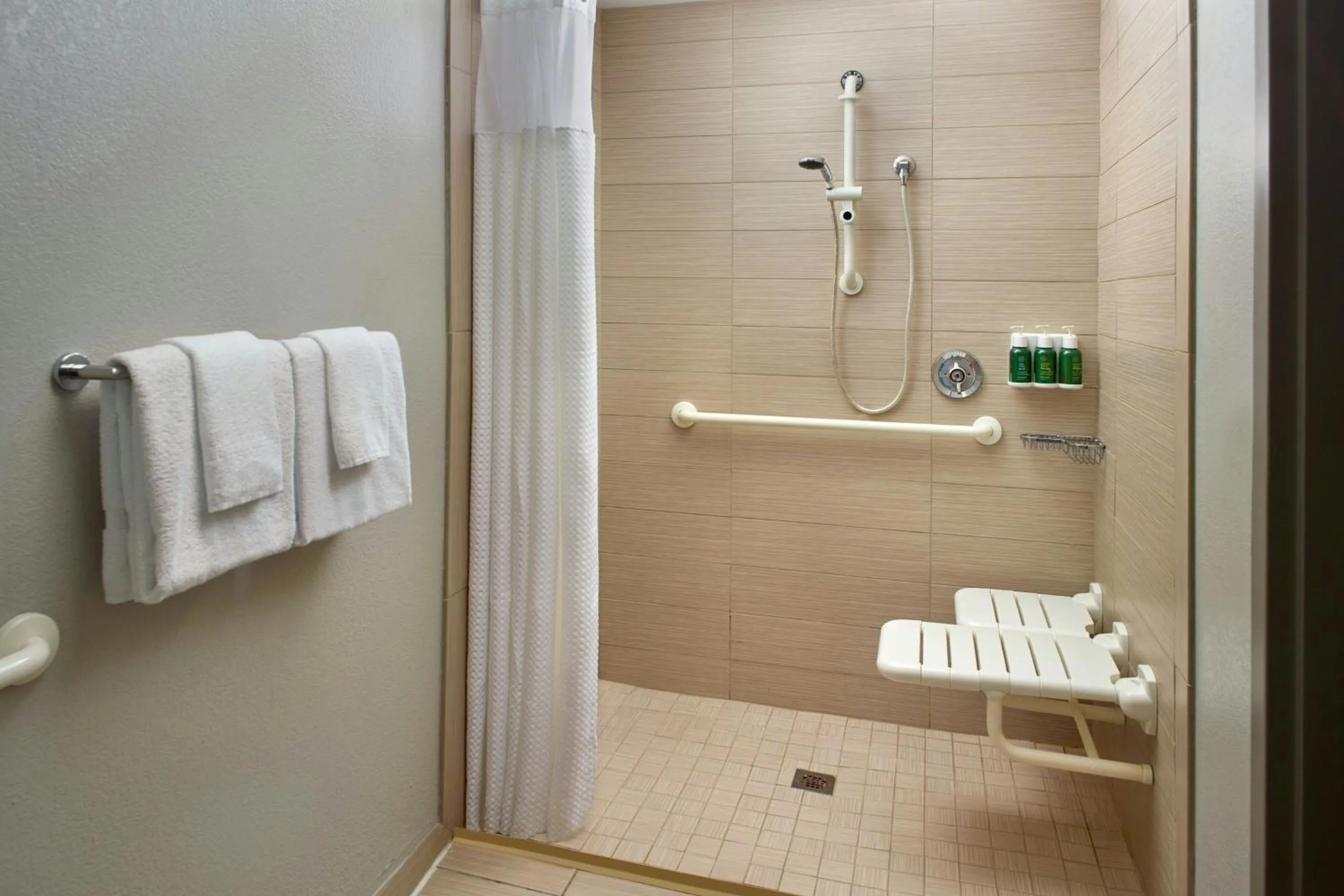 Bathroom in Courtyard by Marriott Myrtle Beach Broadway