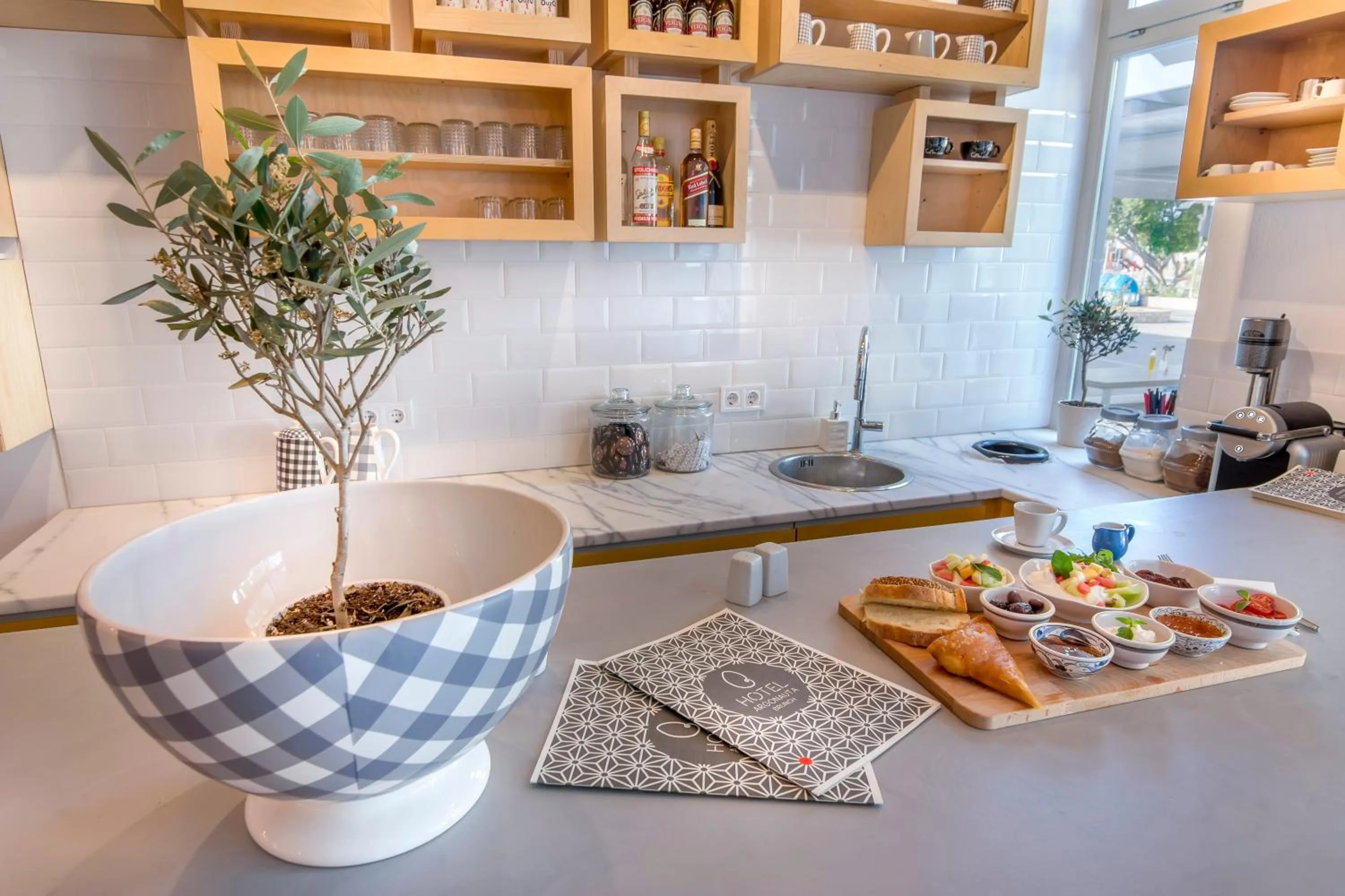 Food in Argonauta Hotel