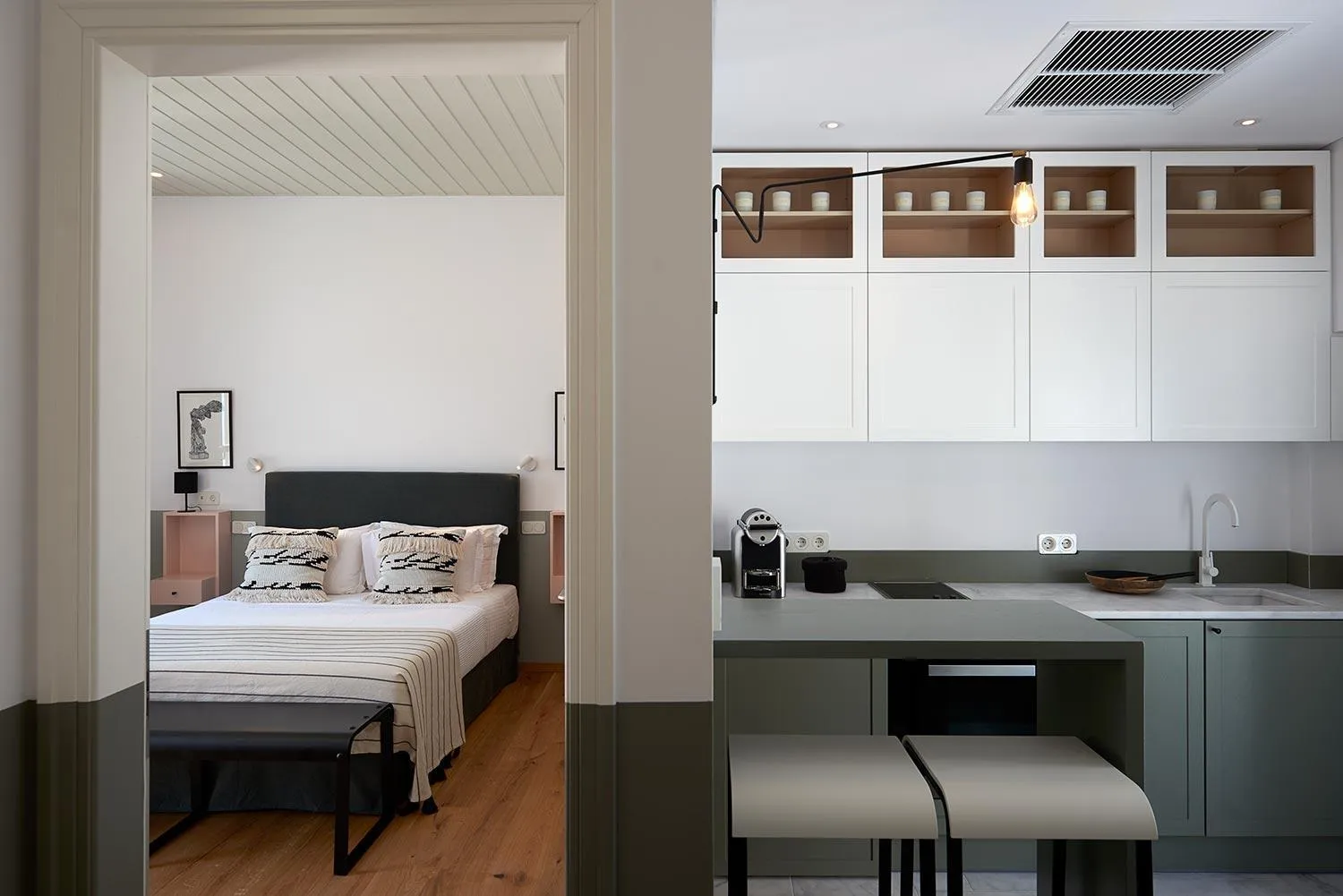 Kitchen or kitchenette, Bed in Argonauta Hotel