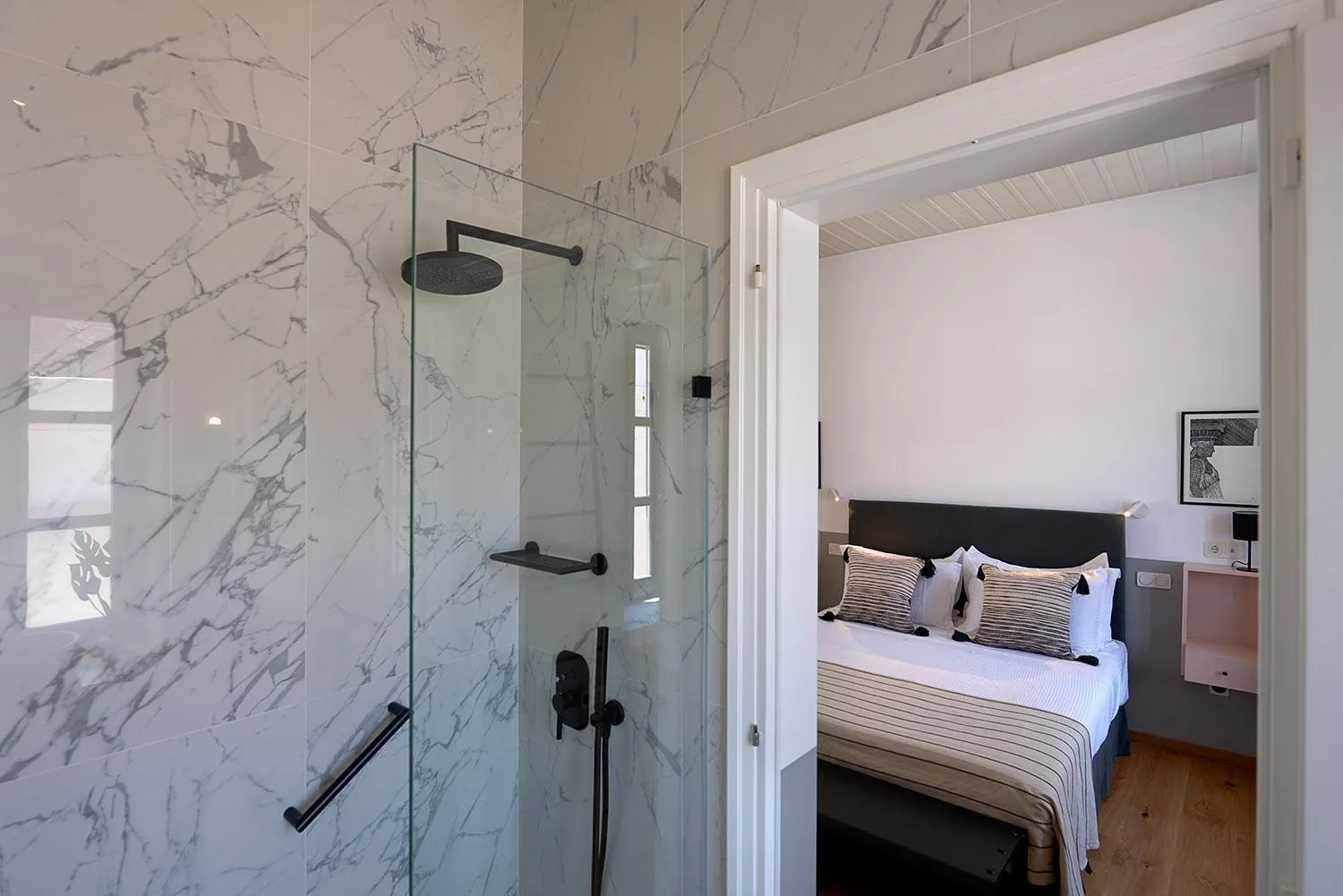 Bathroom, Bed in Argonauta Hotel