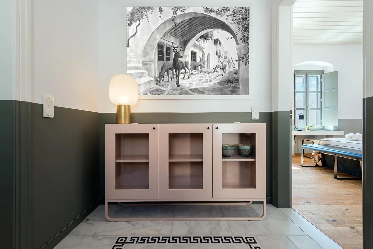 Communal lounge/ TV room, Bed in Argonauta Hotel