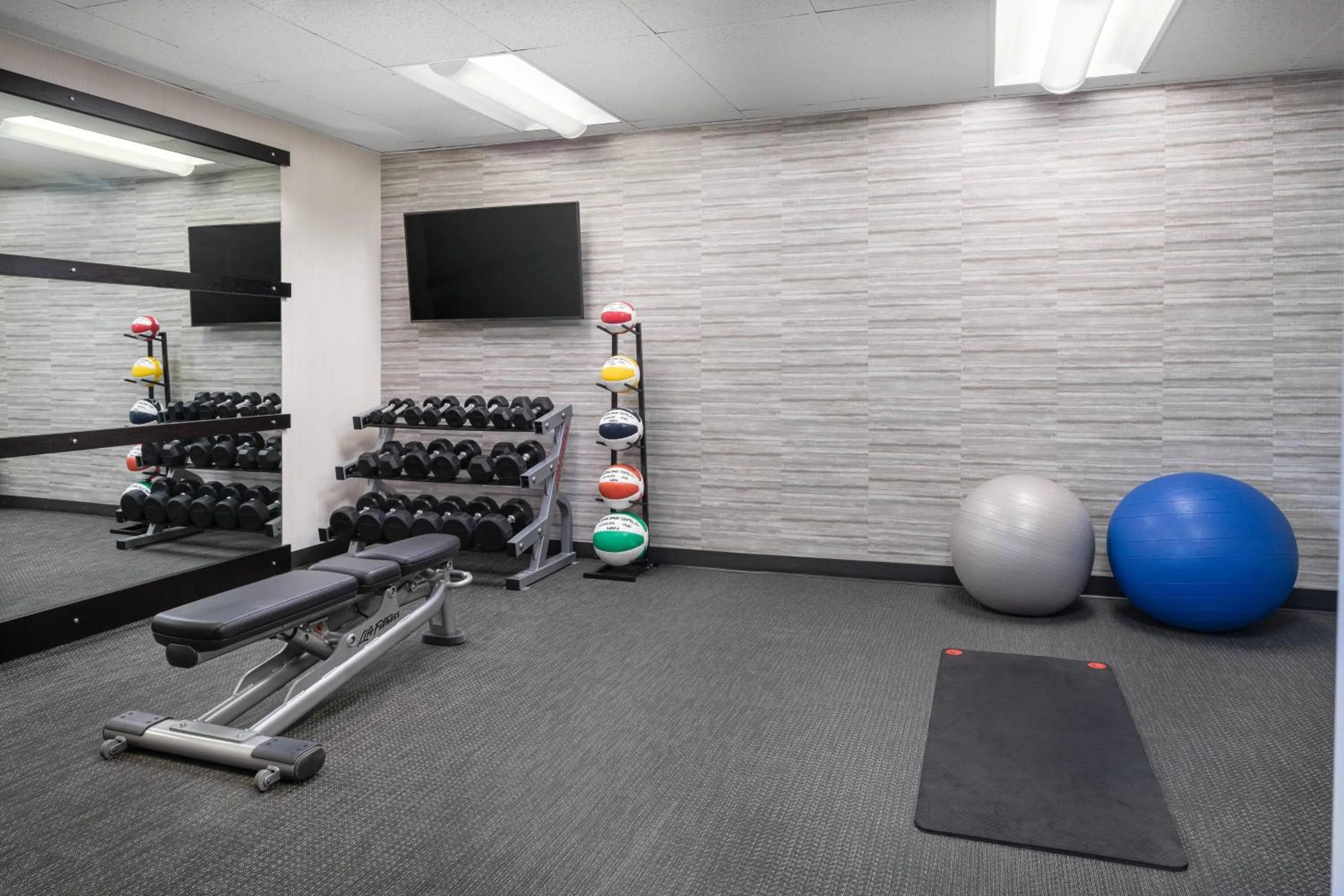 Fitness centre/facilities in Courtyard by Marriott Pleasanton