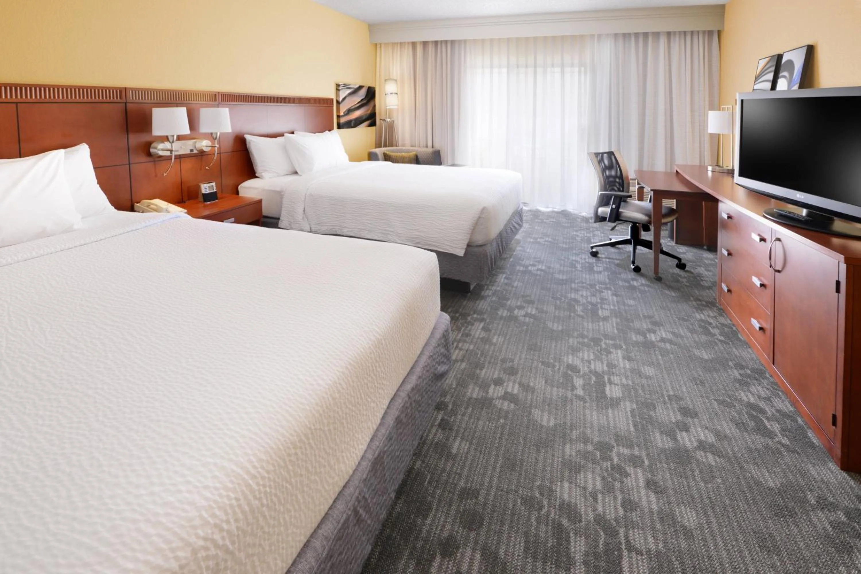 Photo of the whole room, Bed in Courtyard by Marriott Oklahoma City Airport