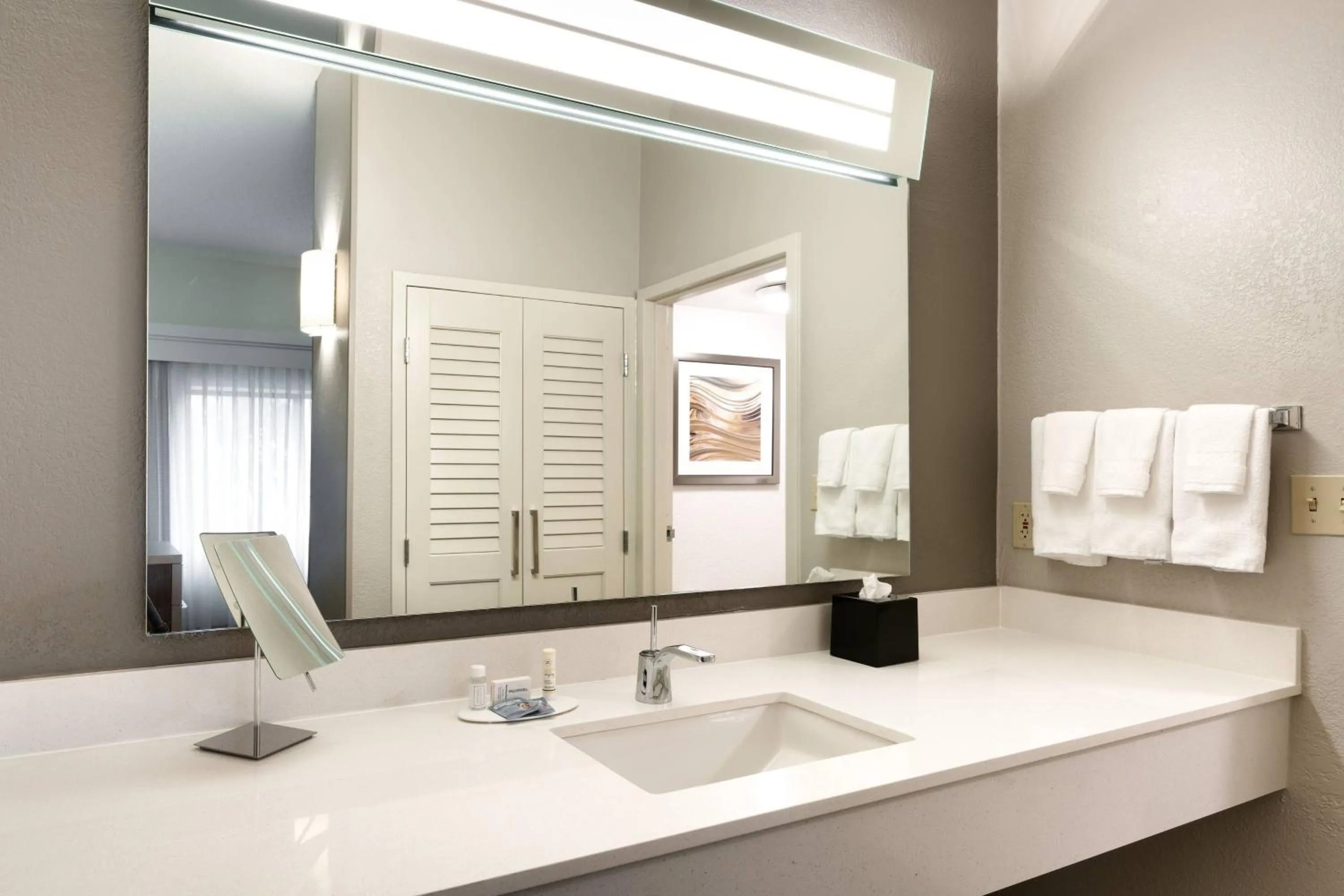 Bathroom in Courtyard by Marriott Oklahoma City Northwest