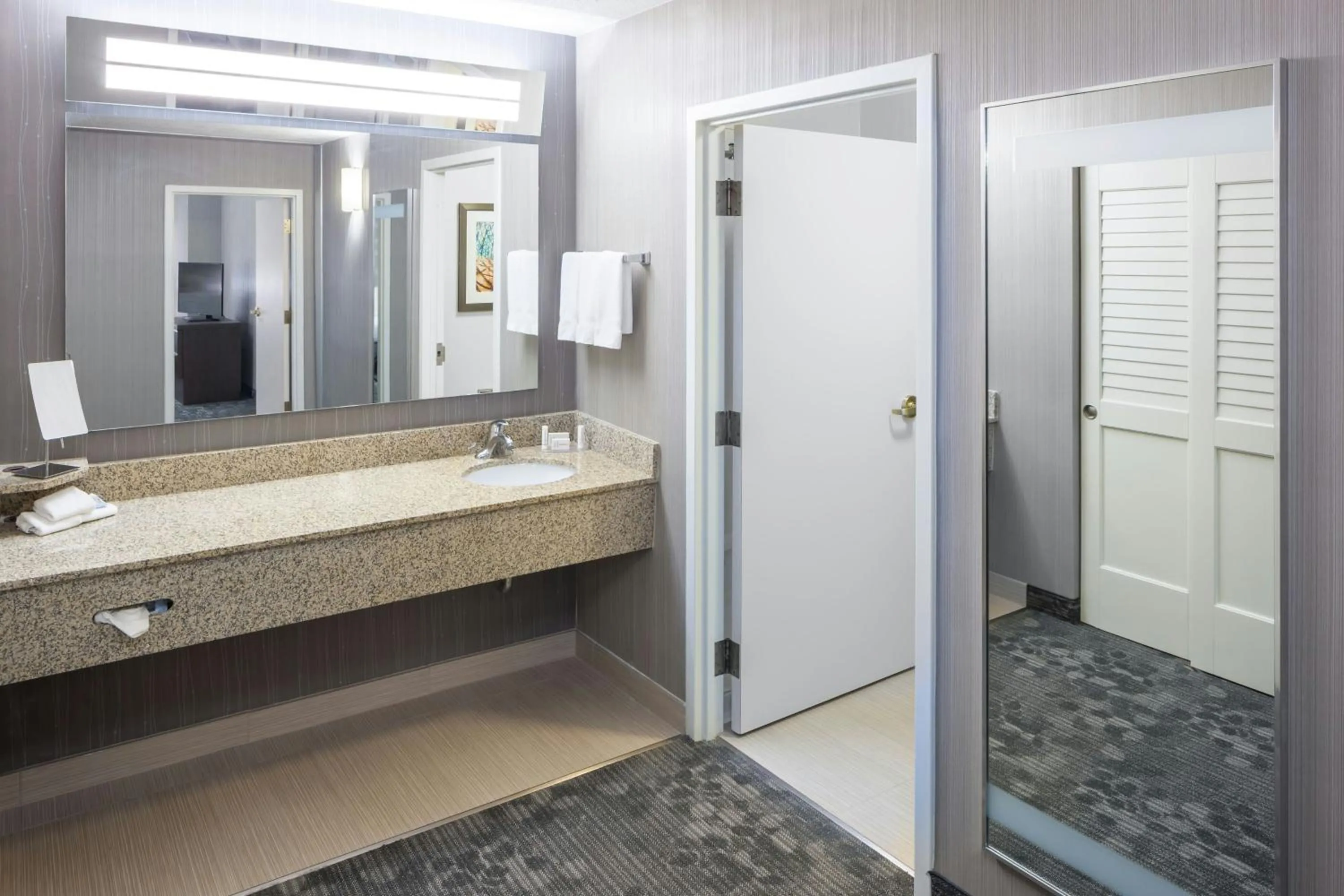 Bathroom in Courtyard Omaha Downtown/Old Market Area