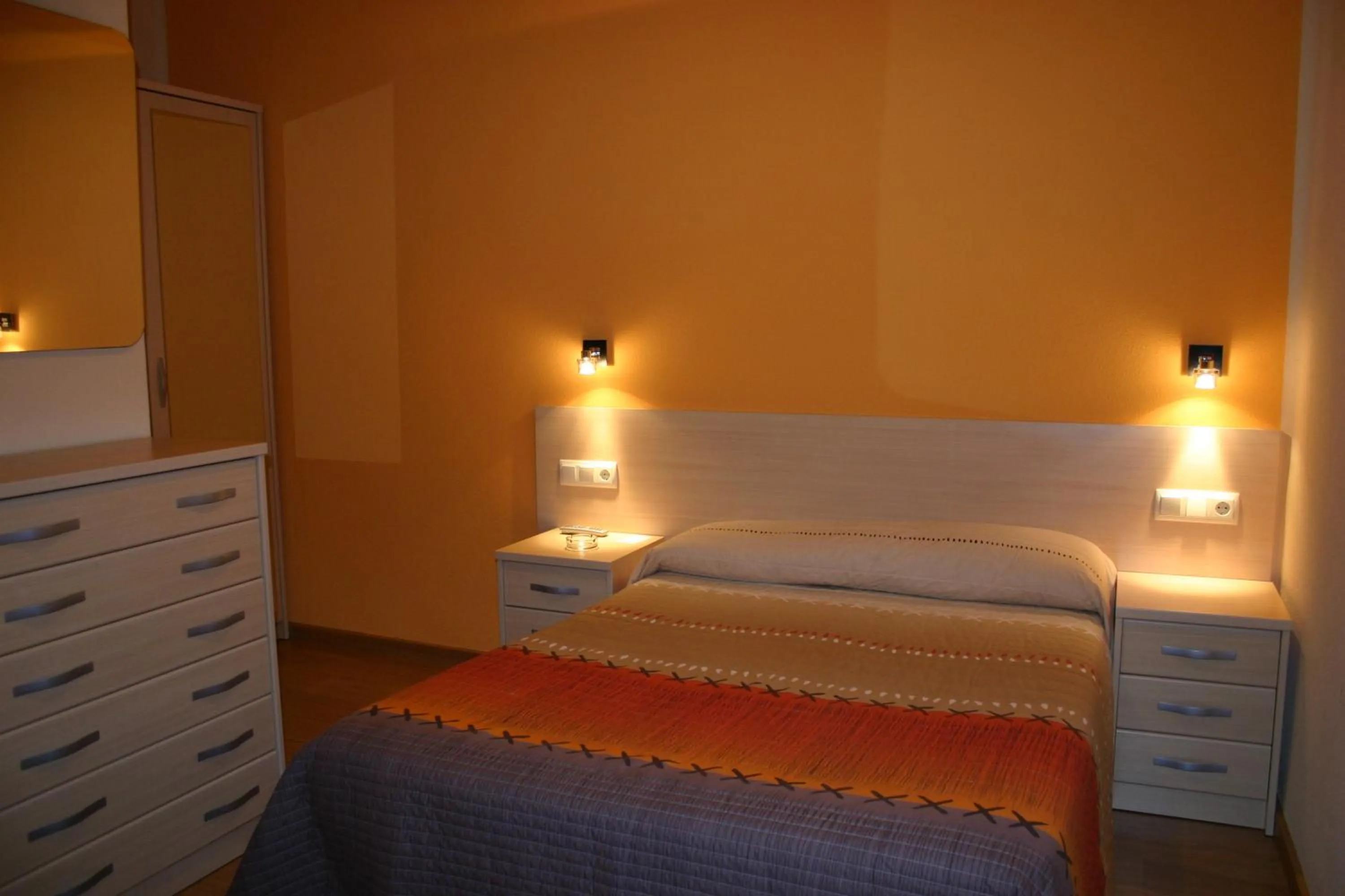 Bedroom, Bed in Hostal Hispanico I