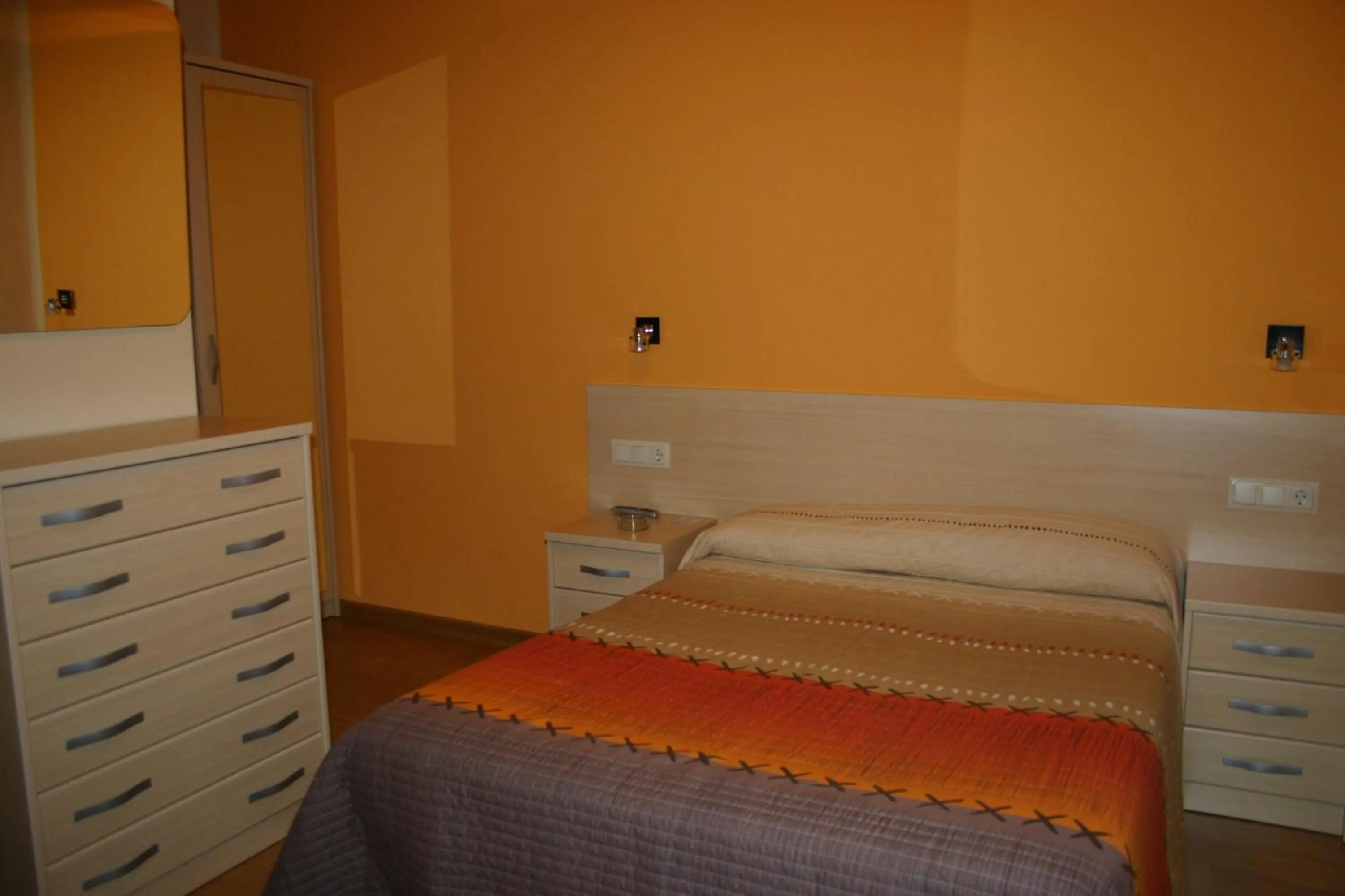 Bedroom, Bed in Hostal Hispanico I