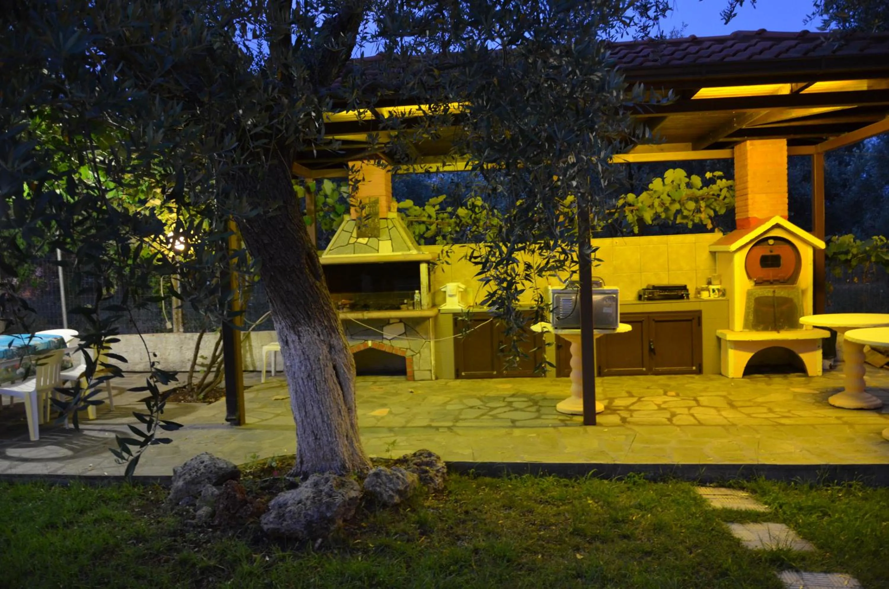 Evening entertainment in Hotel Maria