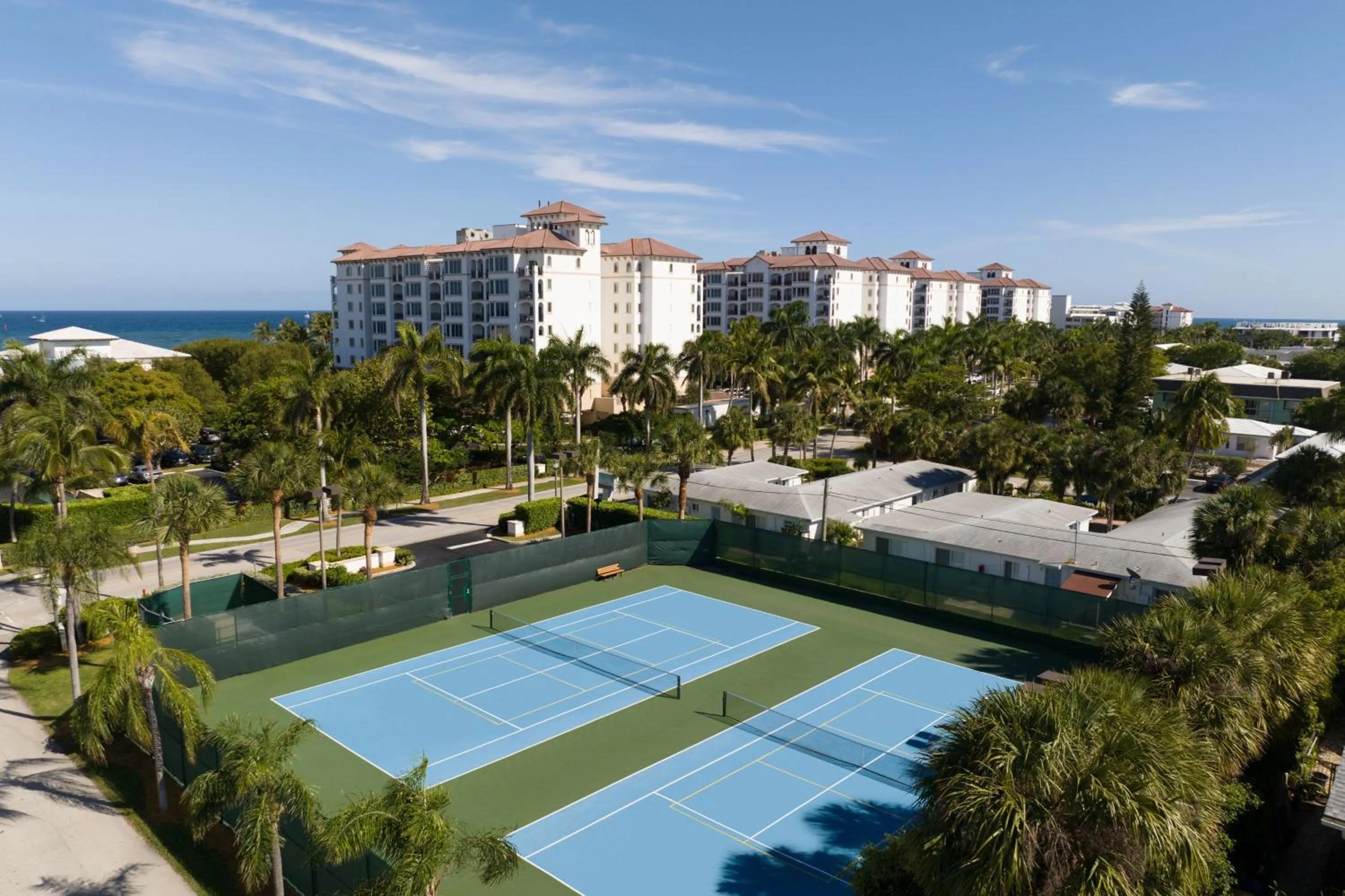 Tennis court in Marriott's Ocean Pointe