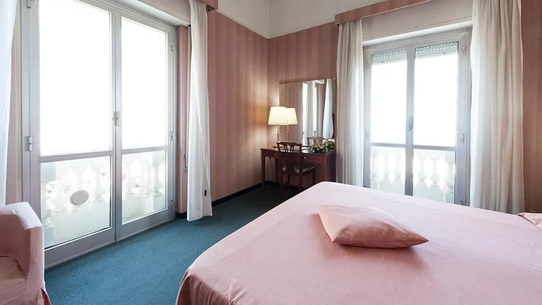 Bedroom, Bed in Hotel Esplanade