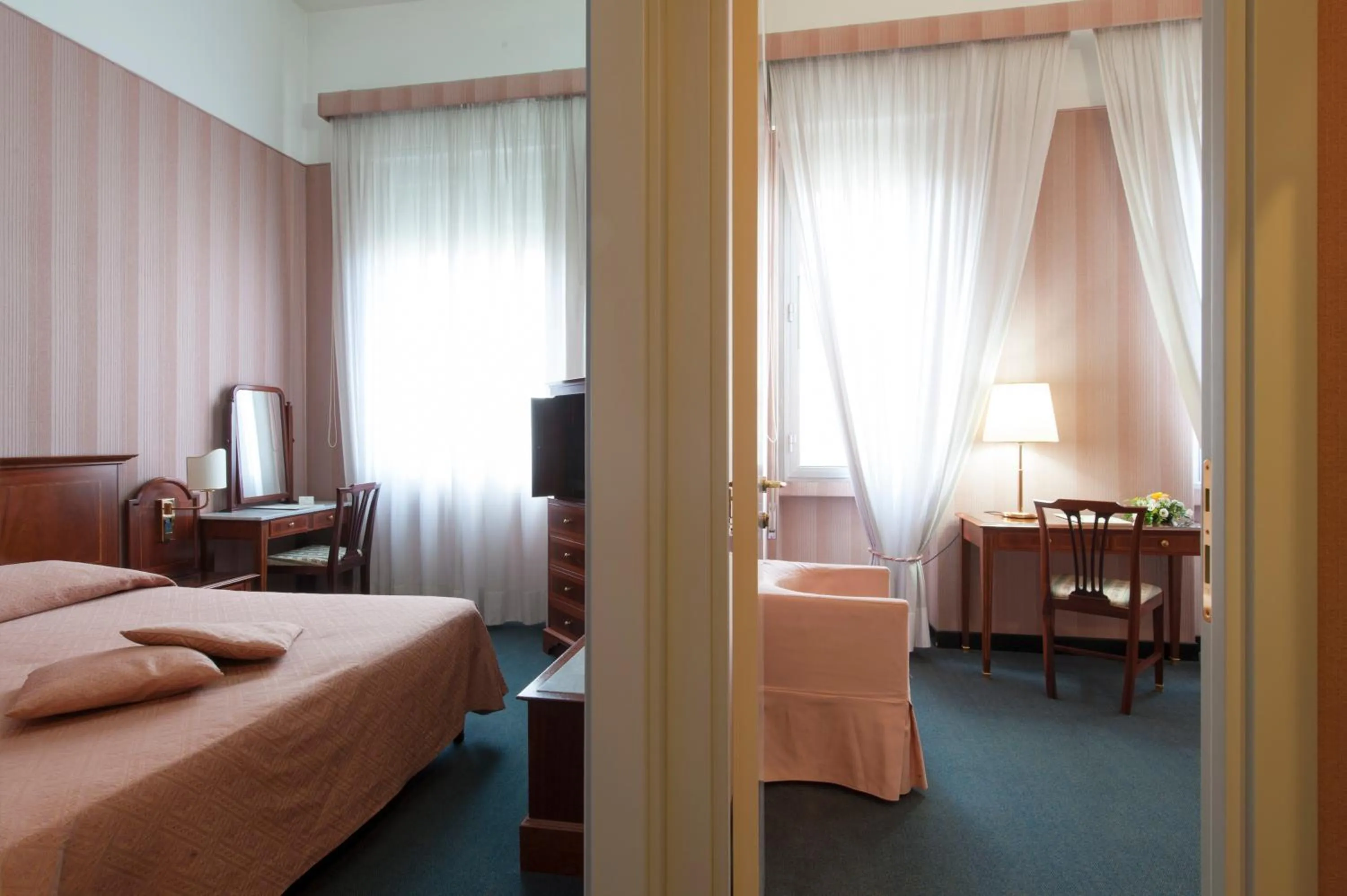 Photo of the whole room, Bed in Hotel Esplanade