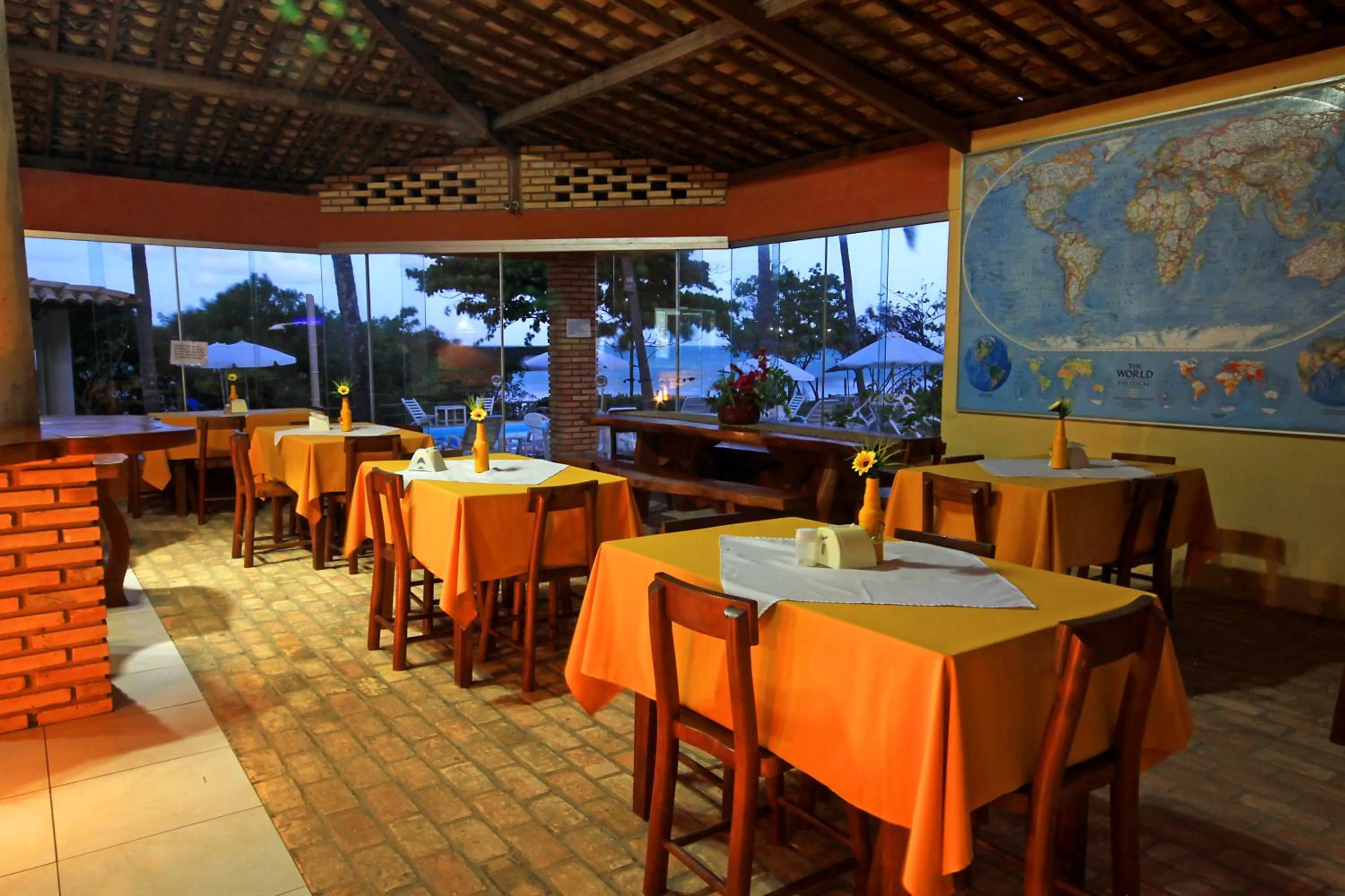 Restaurant/places to eat in Igarakuê Flat