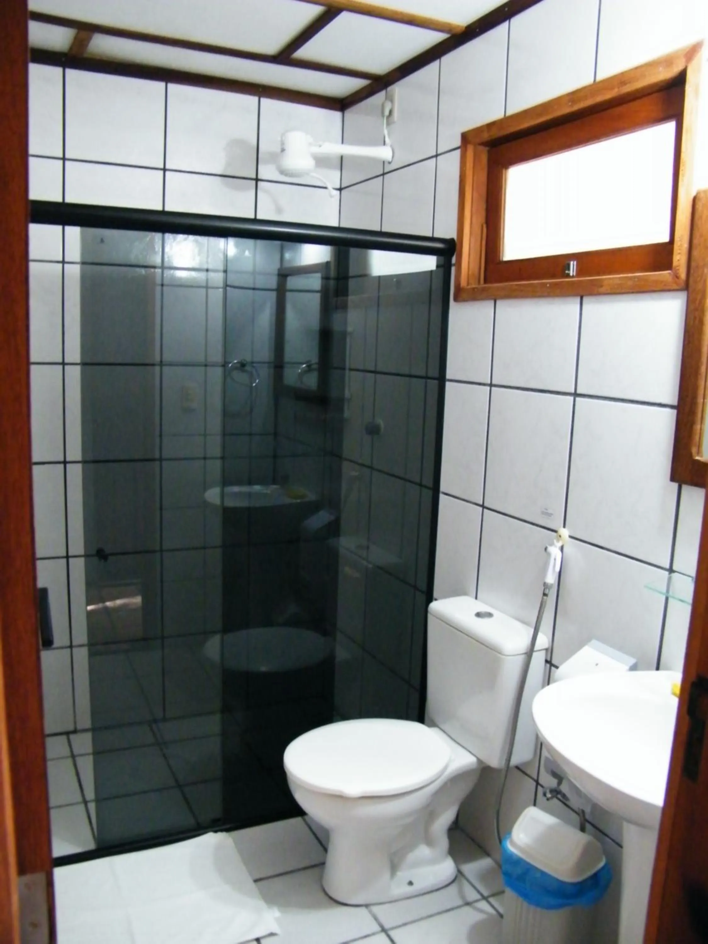 Shower in Igarakuê Flat