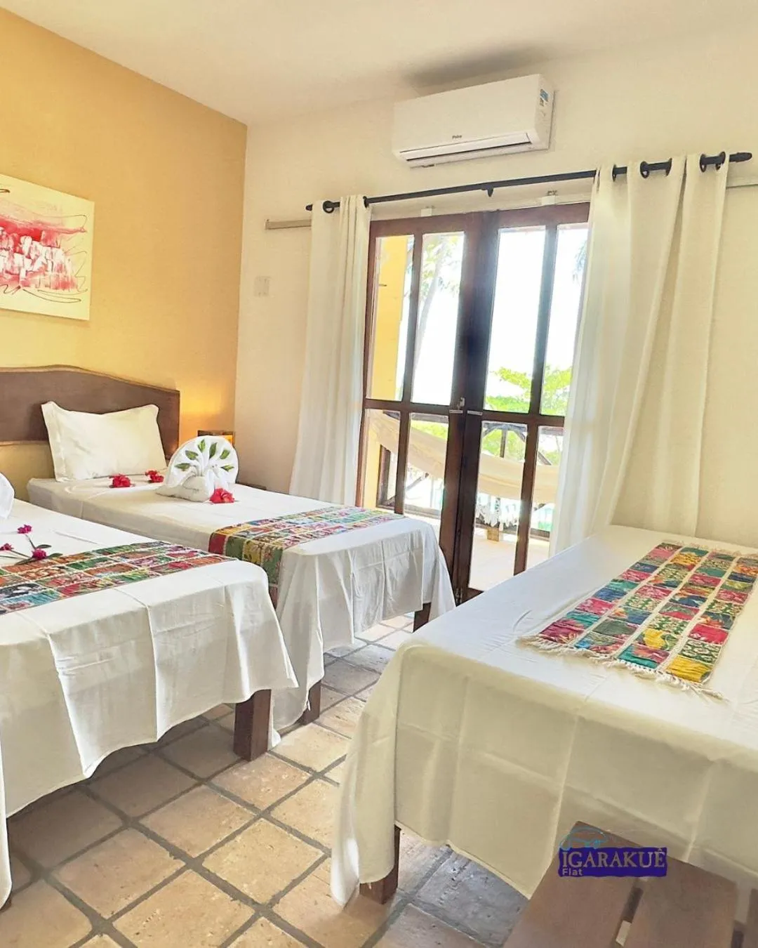 Bedroom, Bed in Igarakuê Flat