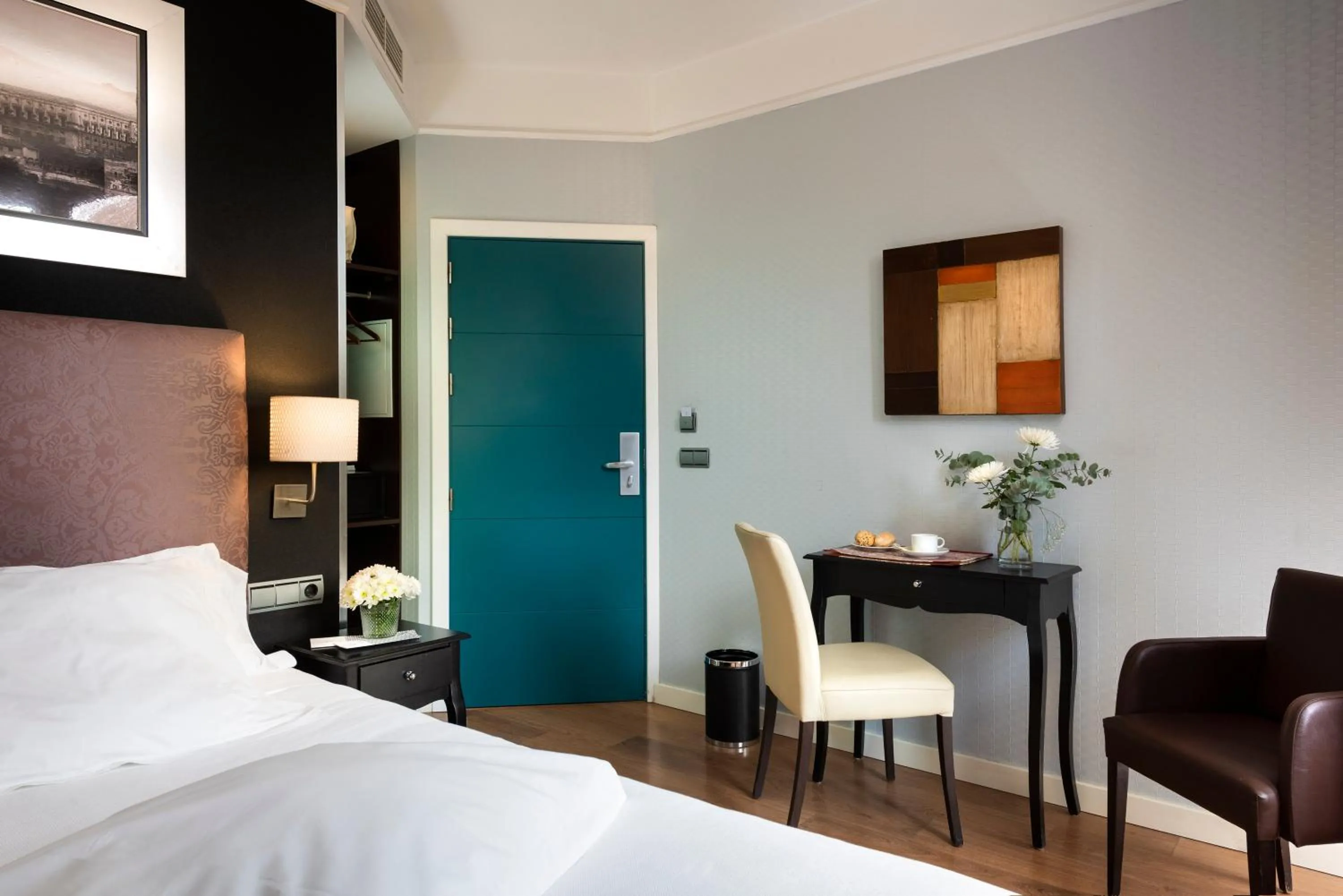 Photo of the whole room, Bed in La Casa de la Trinidad