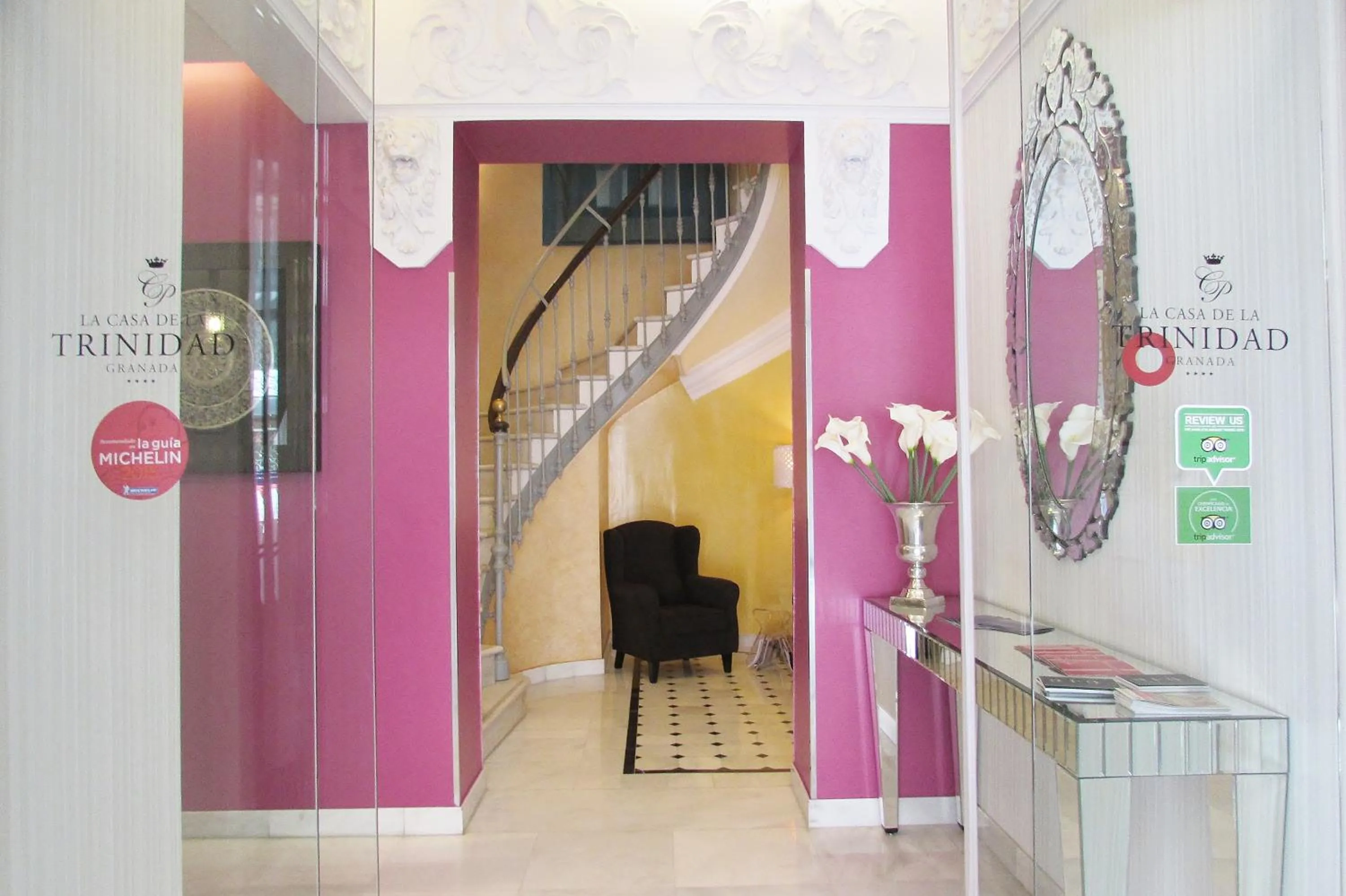 Facade/entrance in La Casa de la Trinidad