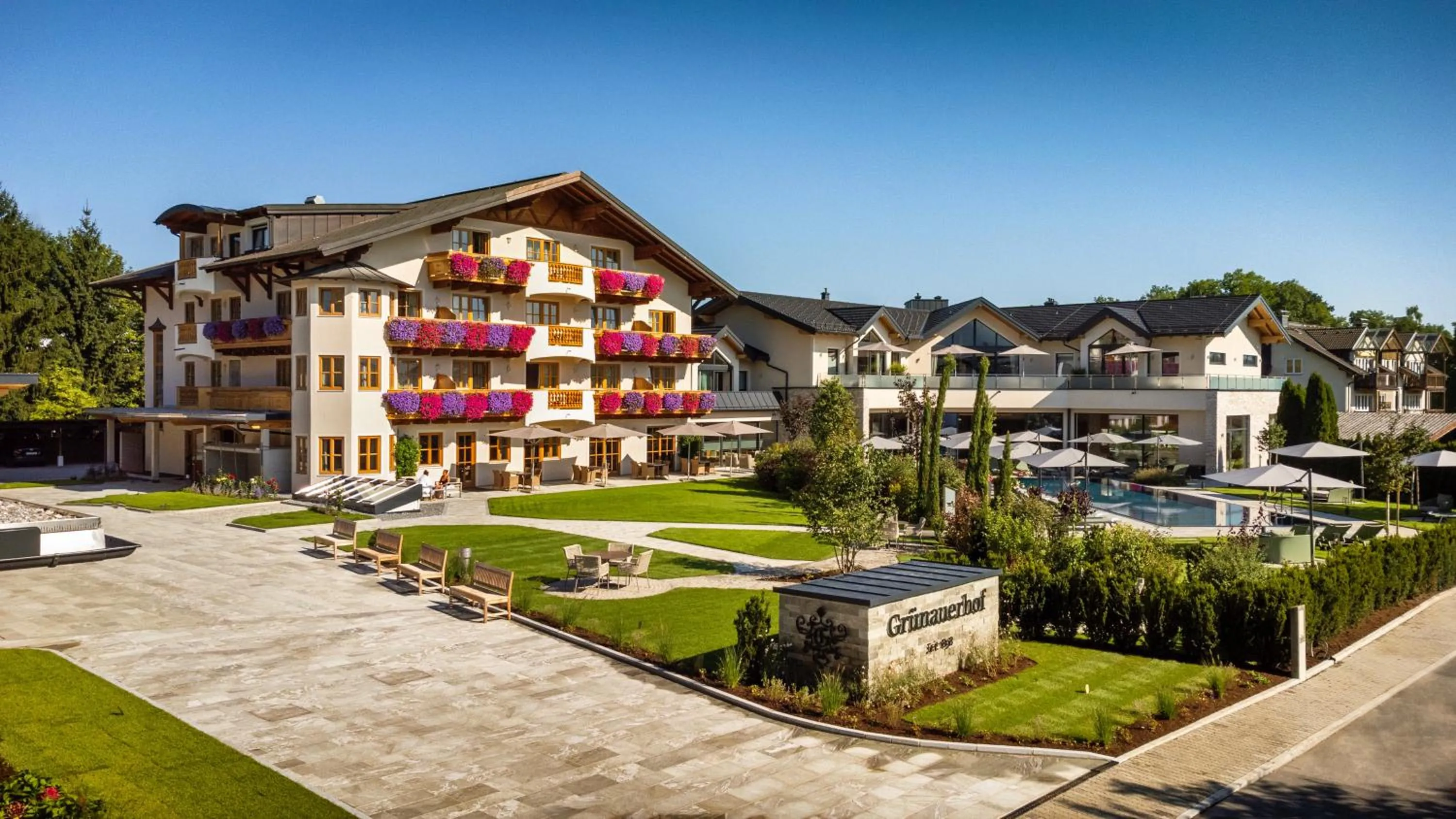 Property building in Hotel Grünauerhof