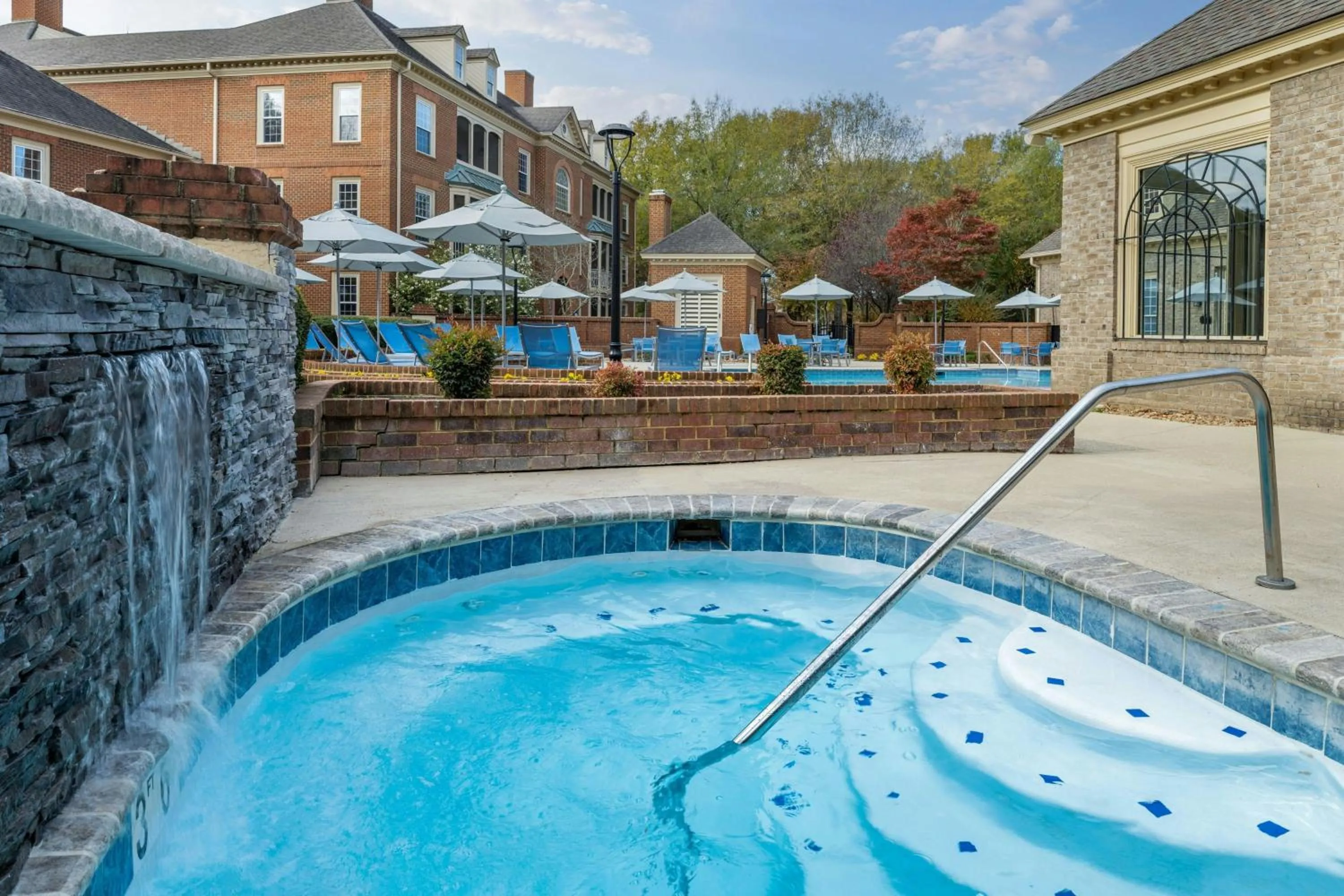 Swimming pool in Marriott's Manor Club at Ford's Colony