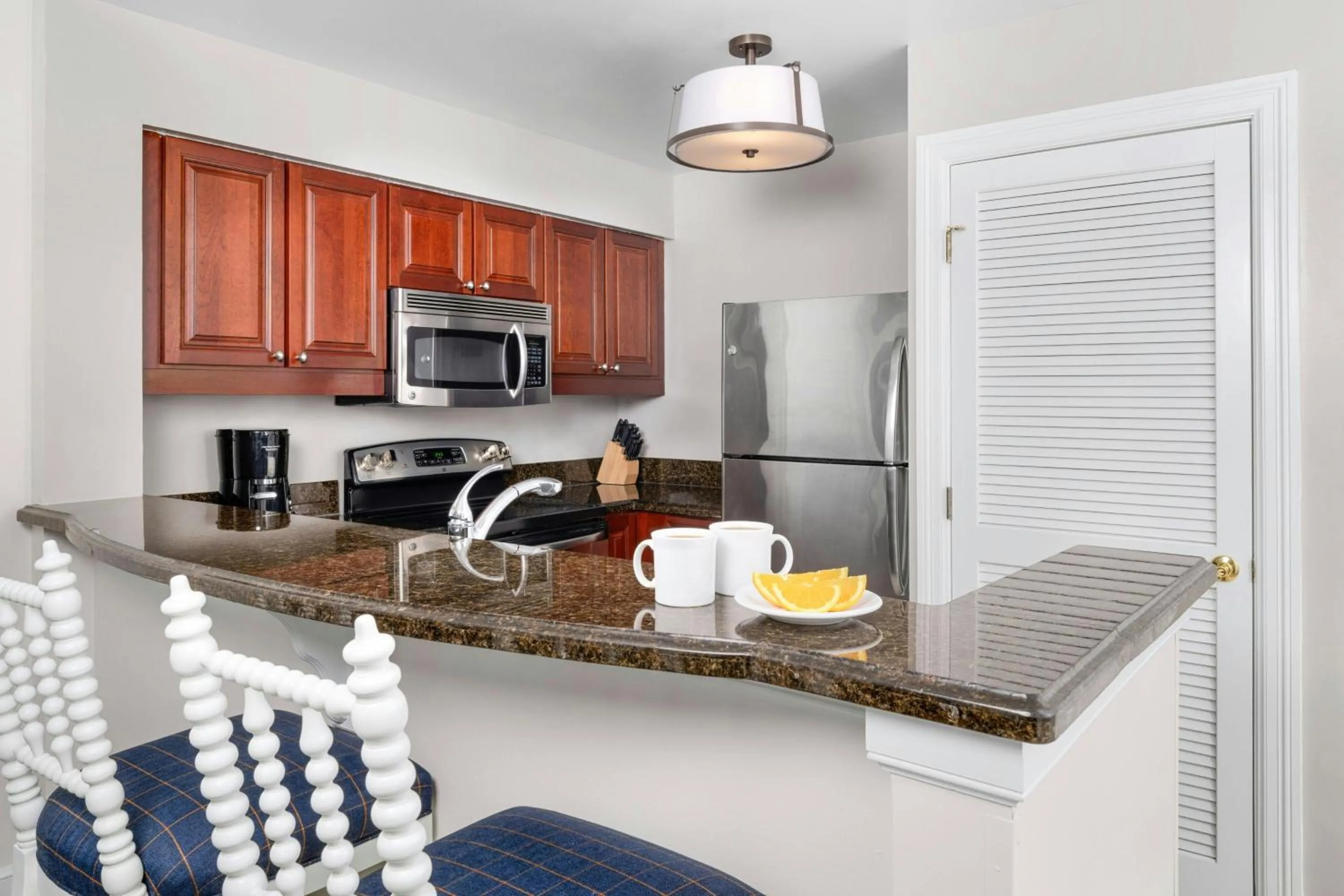 Bedroom in Marriott's Manor Club at Ford's Colony