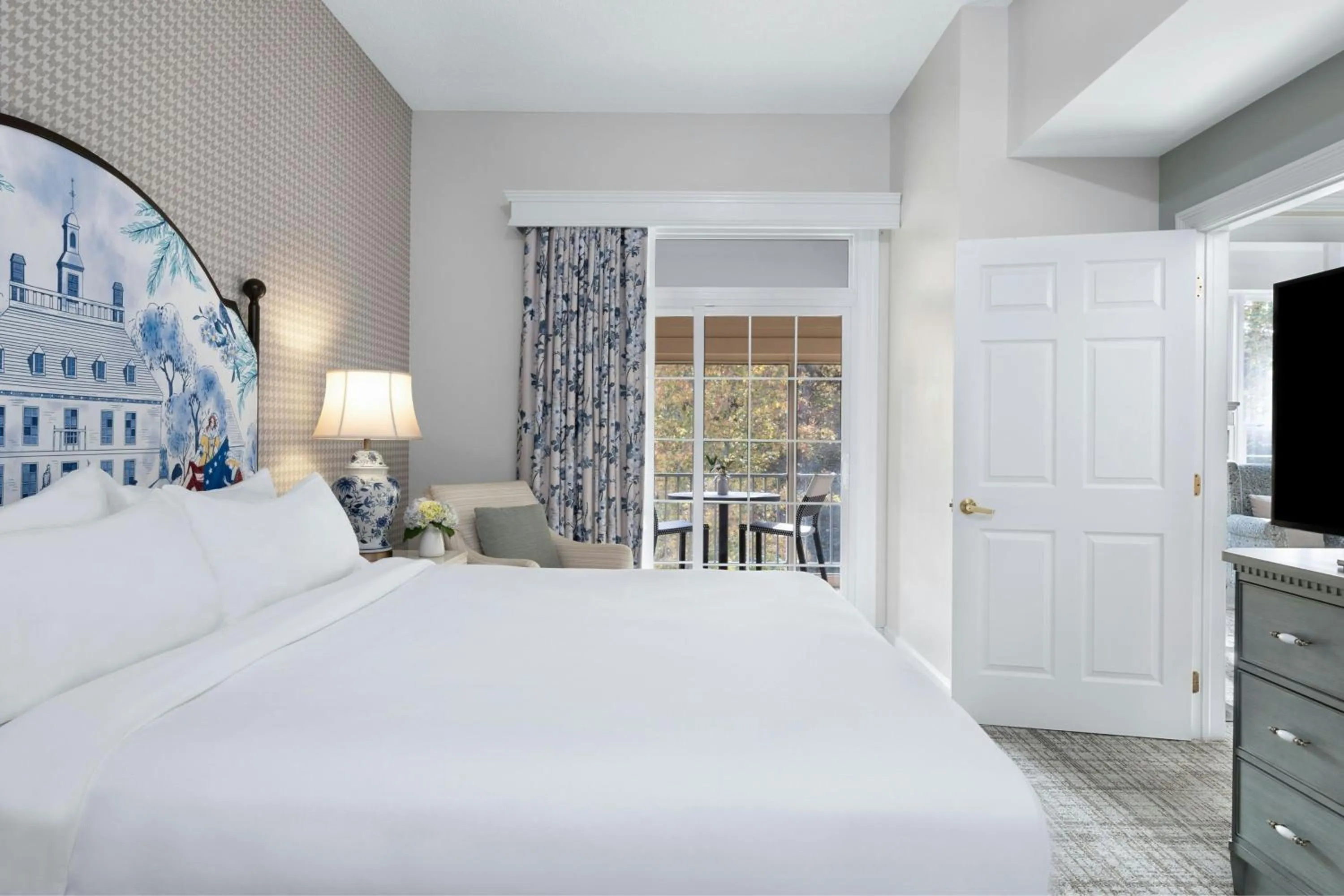 Bedroom, Bed in Marriott's Manor Club at Ford's Colony