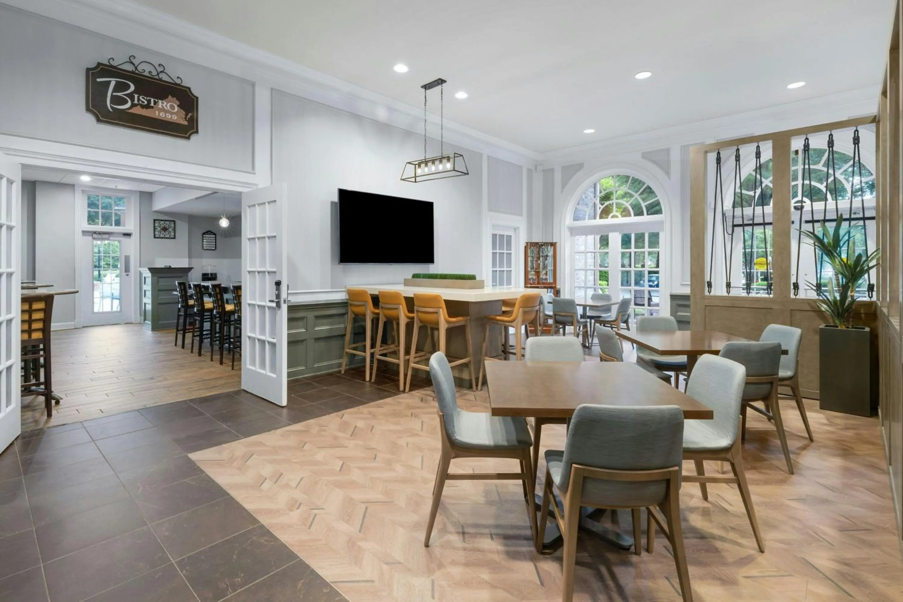 Restaurant/places to eat in Marriott's Manor Club at Ford's Colony