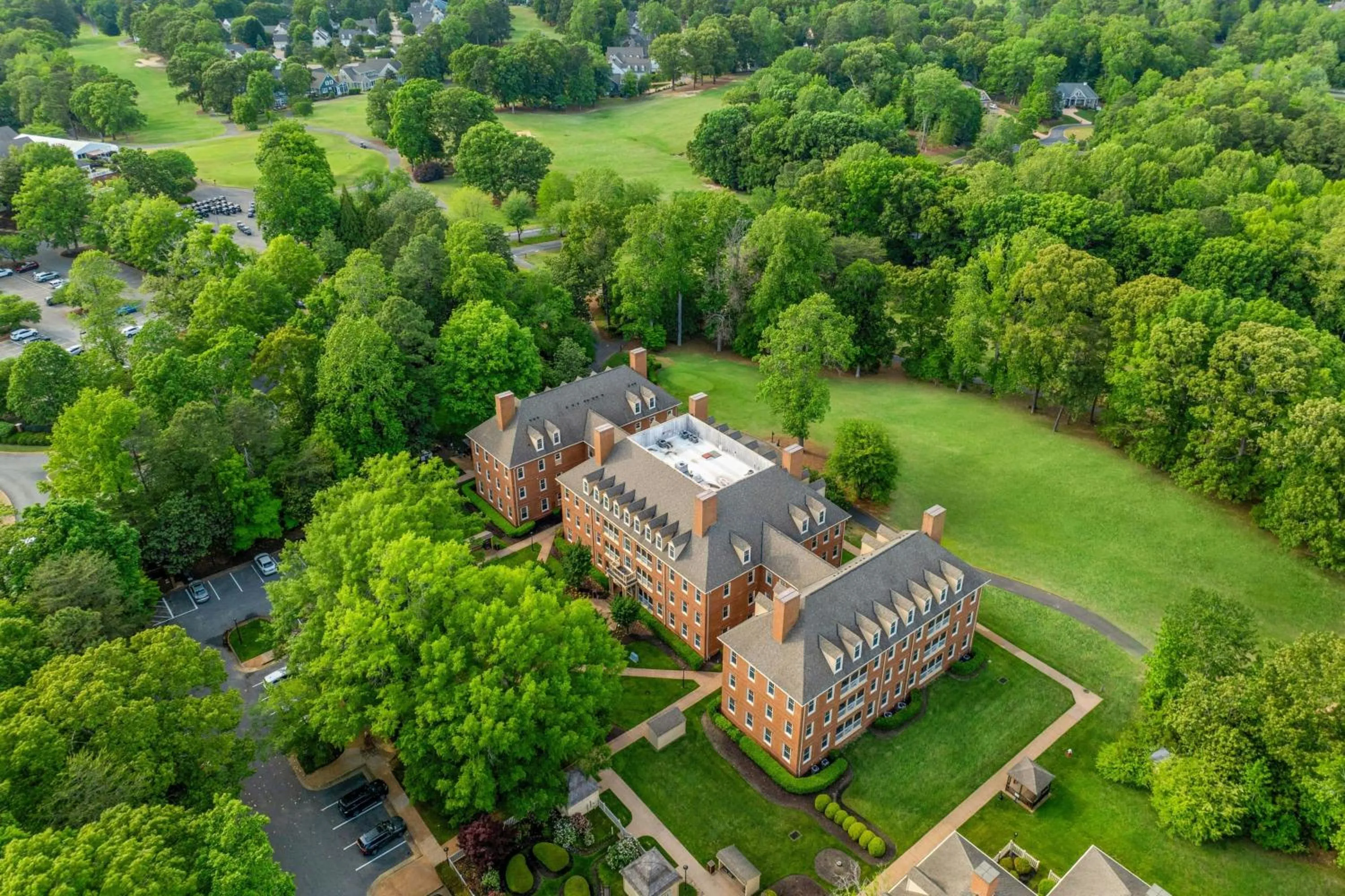 Property building in Marriott's Manor Club at Ford's Colony
