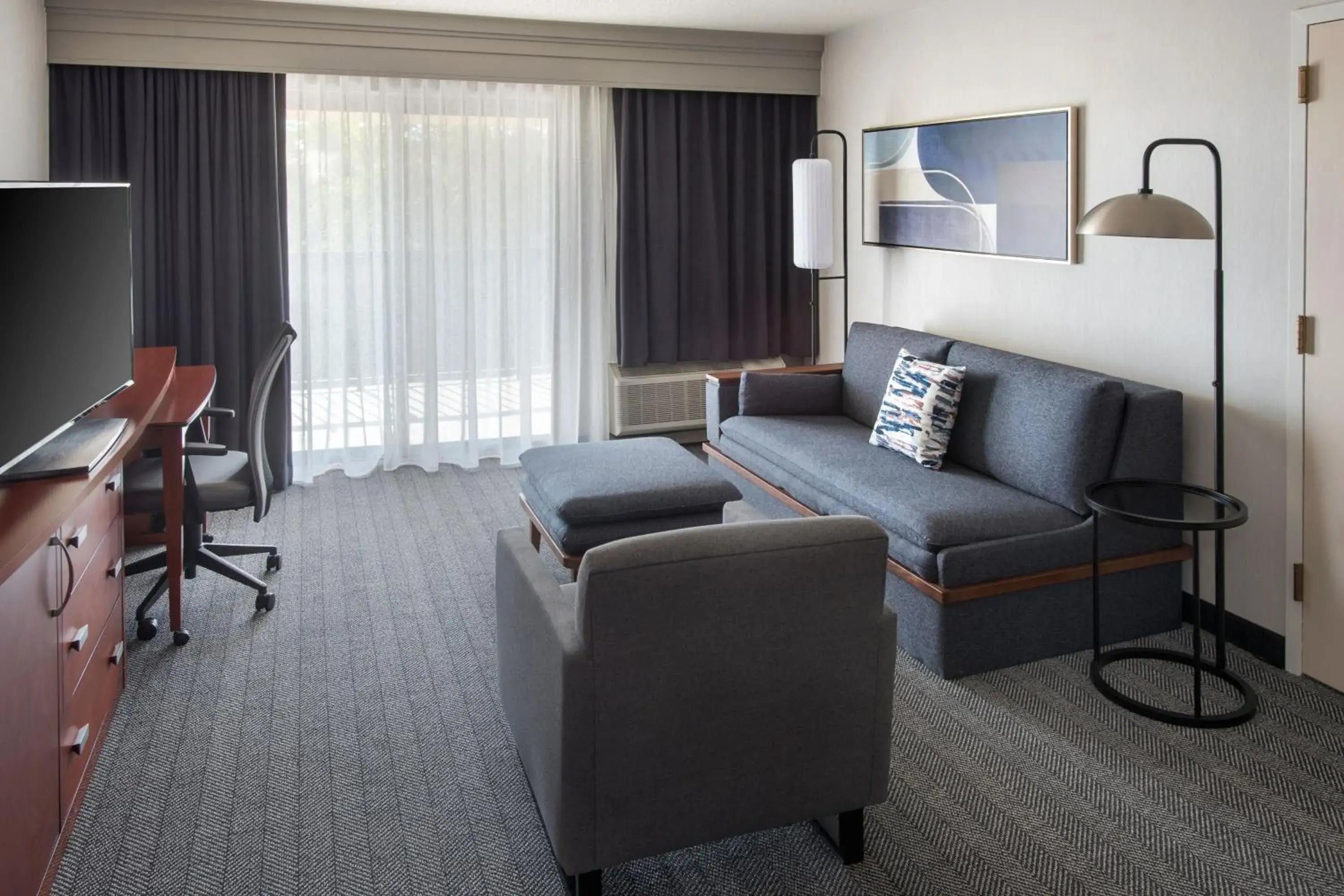 One-Bedroom King Suite with Sofa Bed in Courtyard Philadelphia Plymouth Meeting One-Bedroom King Suite with Sofa Bed in Courtyard Philadelphia Plymouth Meeting