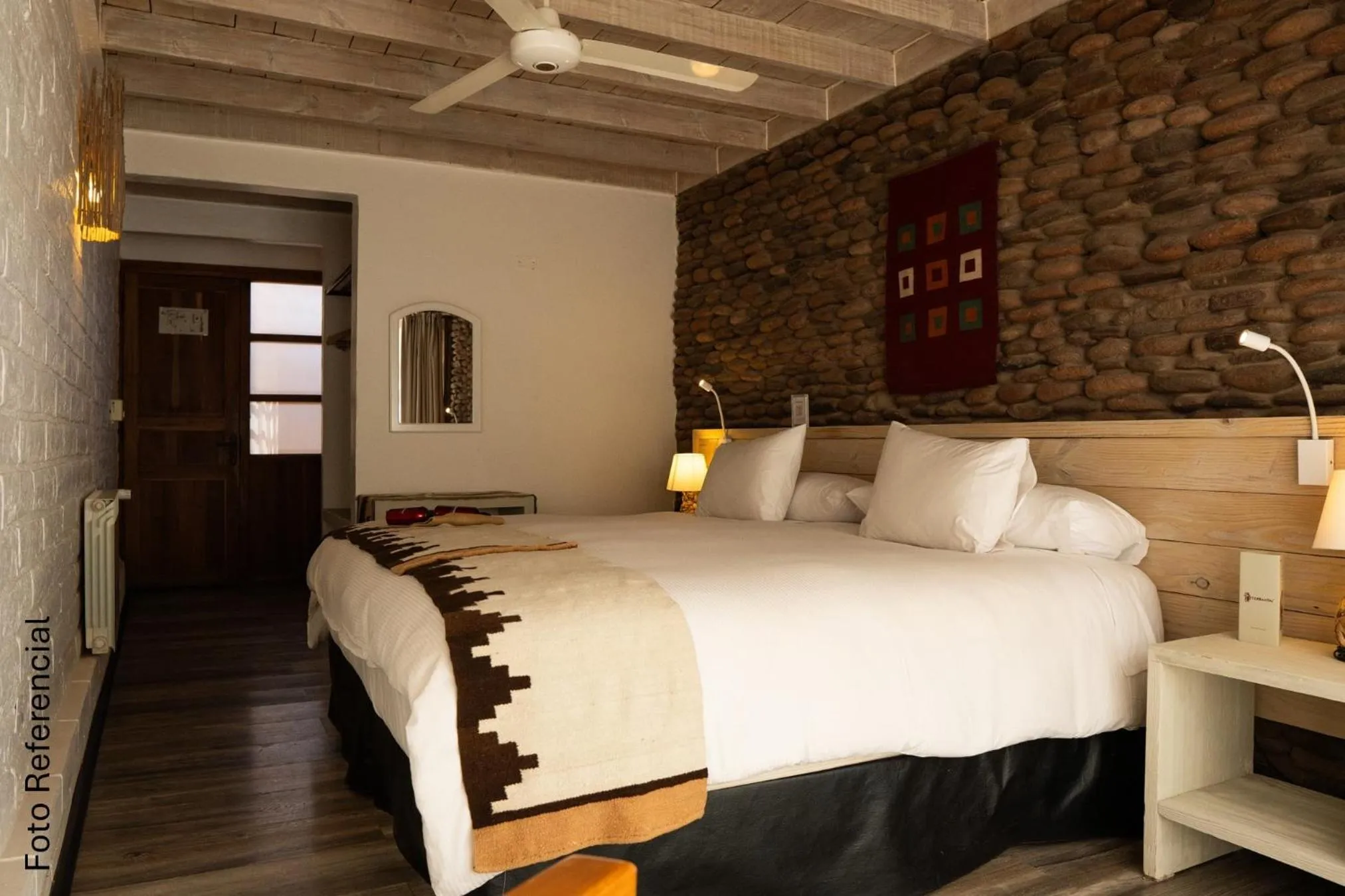 Decorative detail, Bed in Terrantai Lodge