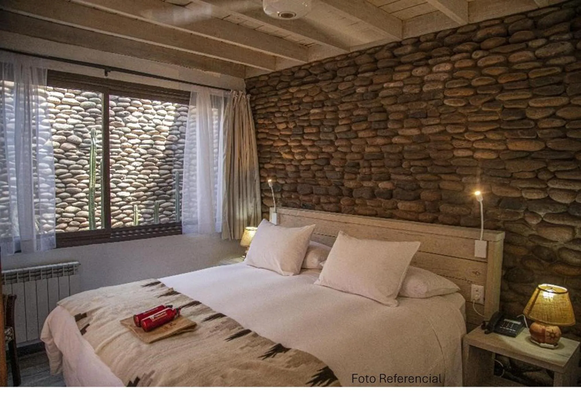 Decorative detail, Bed in Terrantai Lodge