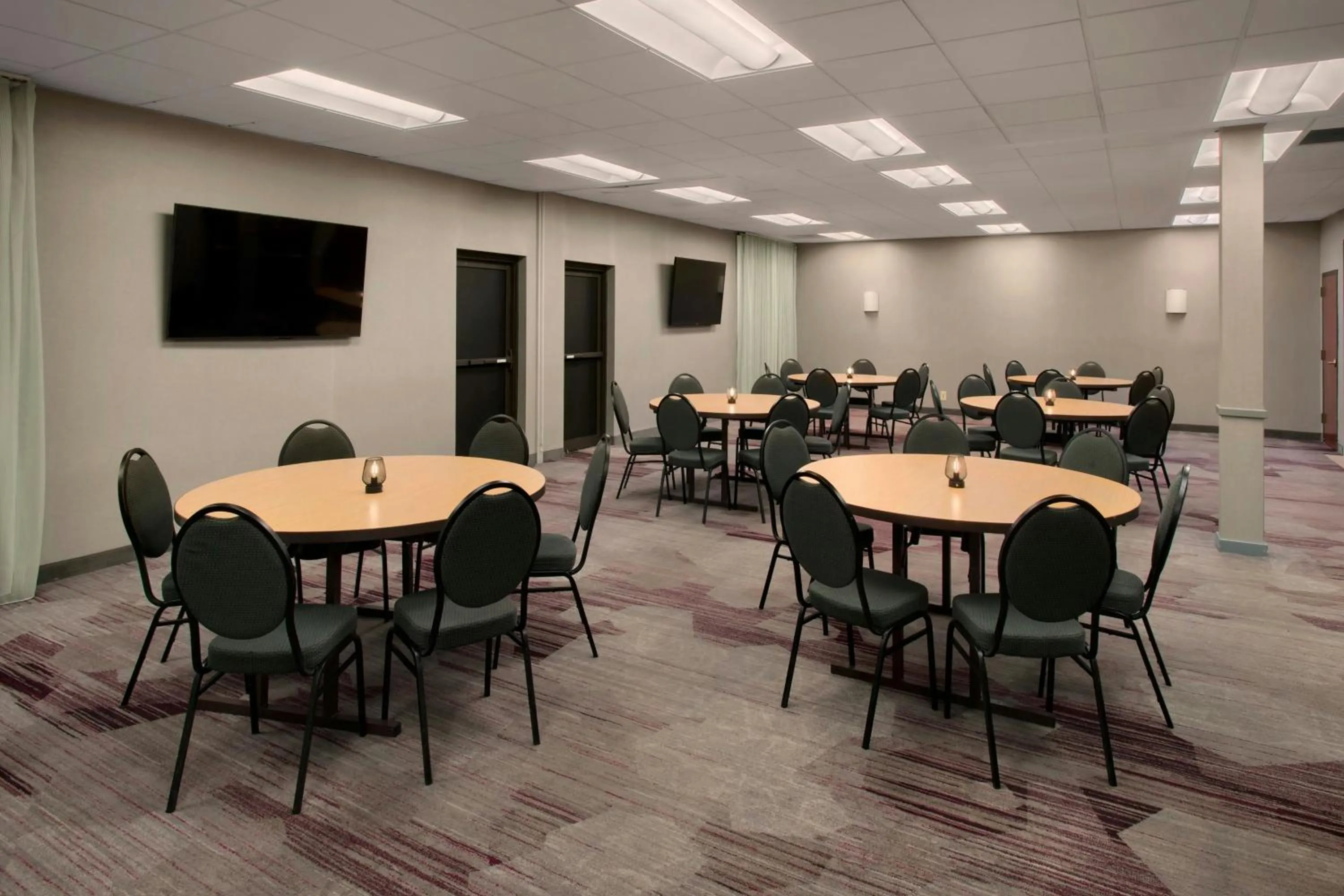 Lobby or reception in Courtyard by Marriott Mt. Laurel