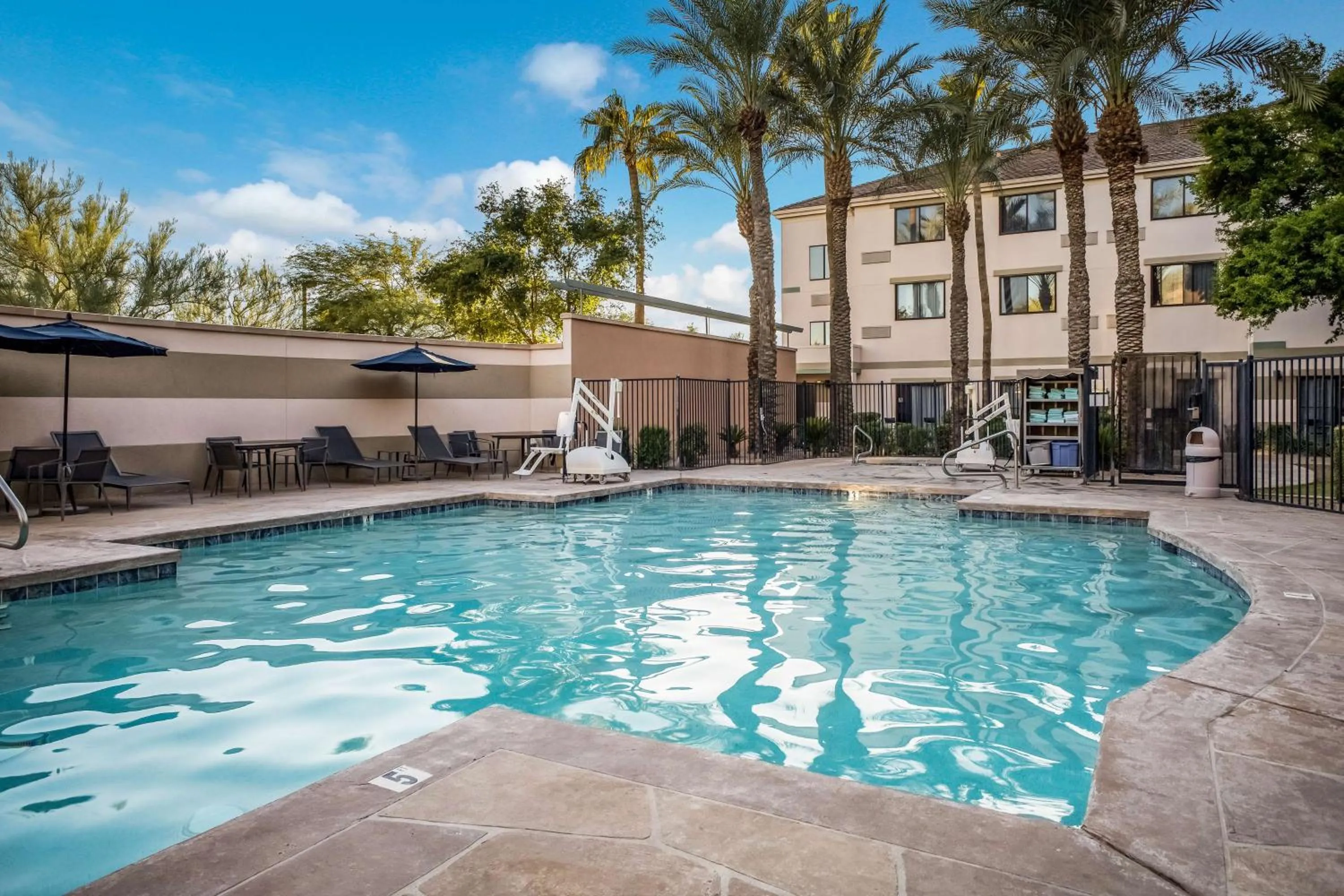 Pool view in Sonesta Select Phoenix Chandler
