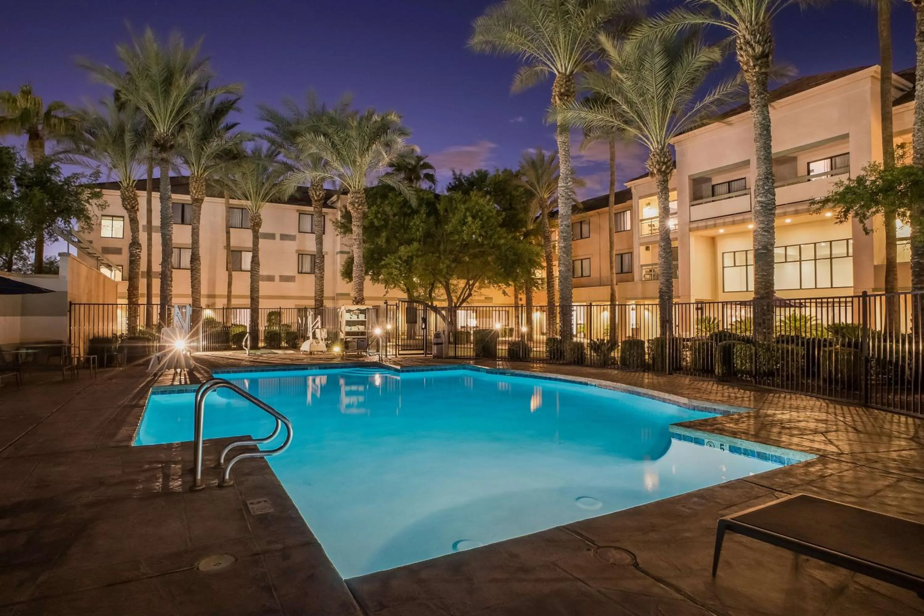 Pool view in Sonesta Select Phoenix Chandler