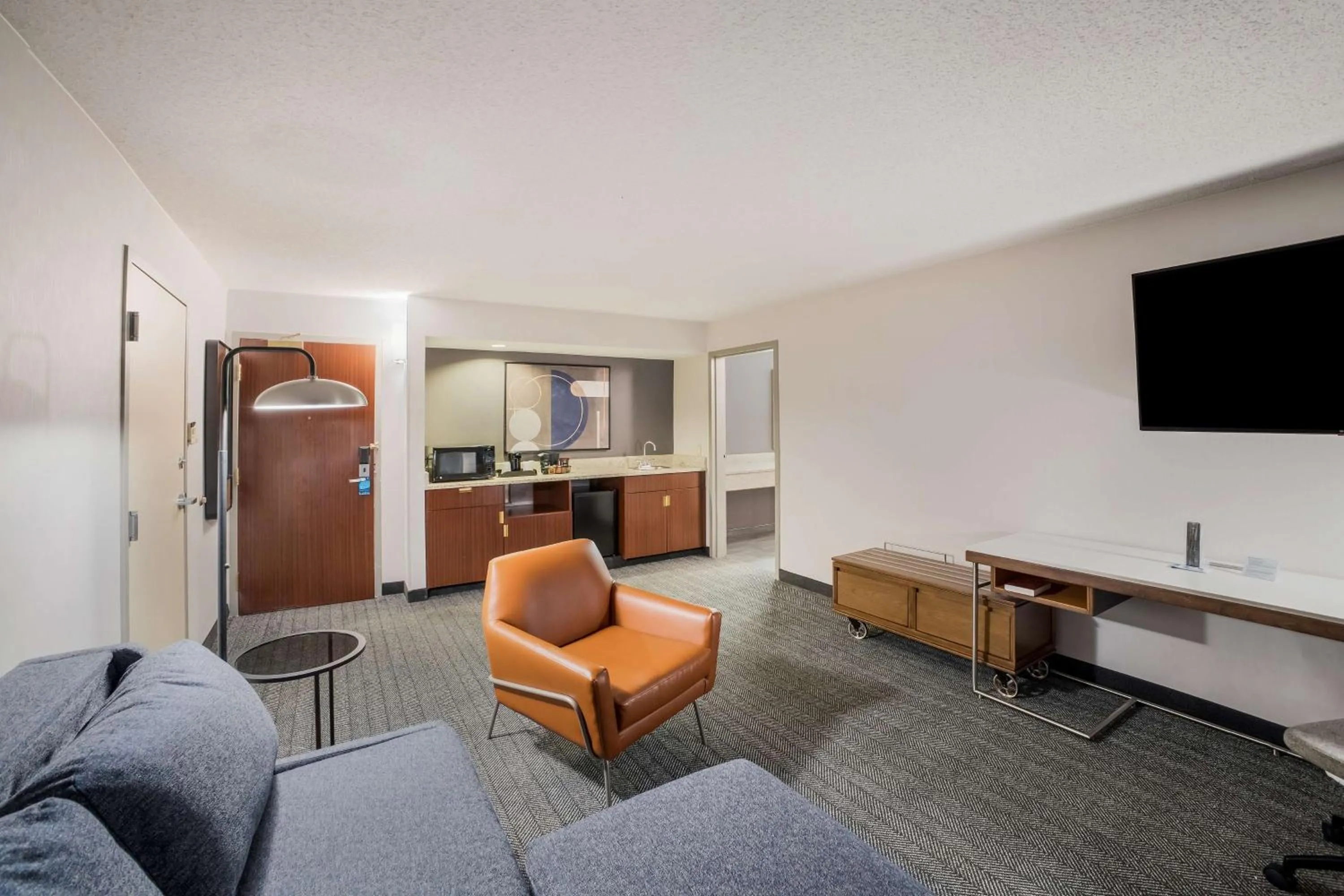 Photo of the whole room in Sonesta Select Phoenix Chandler