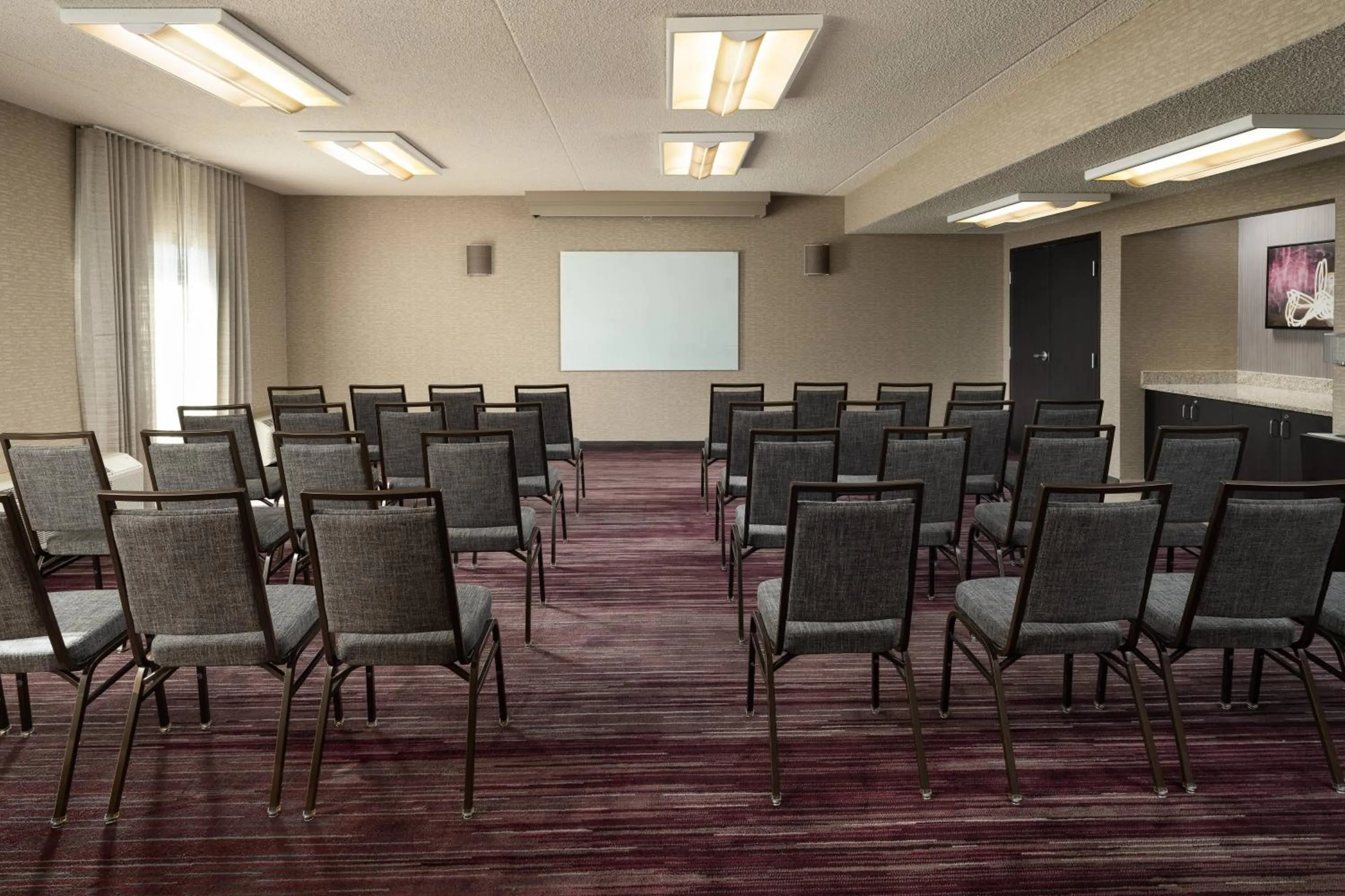 Meeting/conference room in Courtyard by Marriott Phoenix Mesa